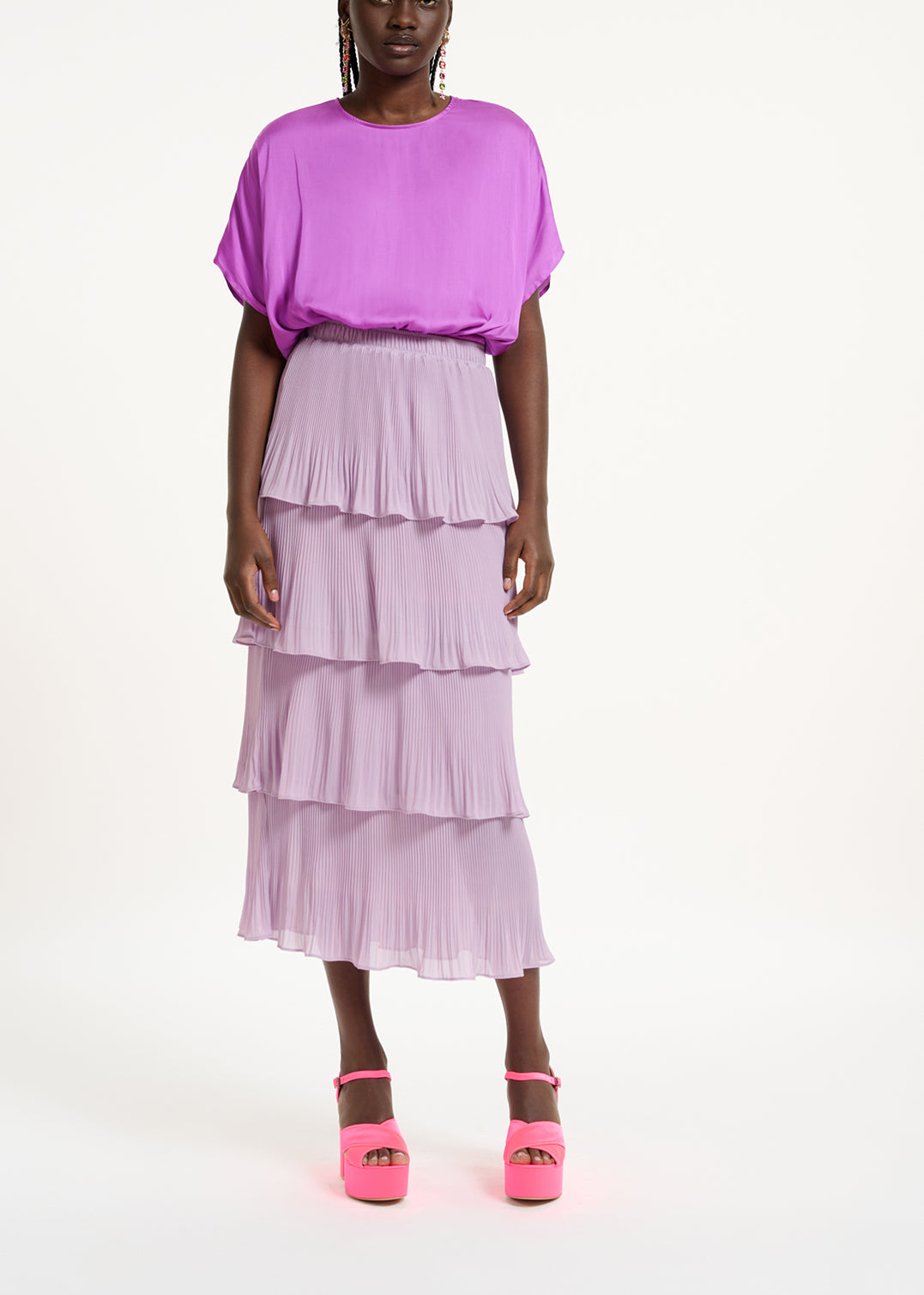 Paarse top met korte mouwen en strasknopen RE—SSENTIEL | Essentiel second hand