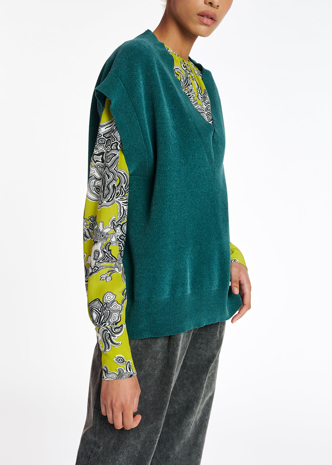 Pull en v bleu à manches courtes RE—SSENTIEL | Essentiel second hand