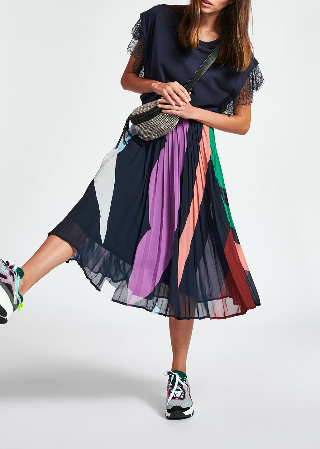 T-shirt en coton bio bleu foncé avec dentelle RE—SSENTIEL | Essentiel second hand