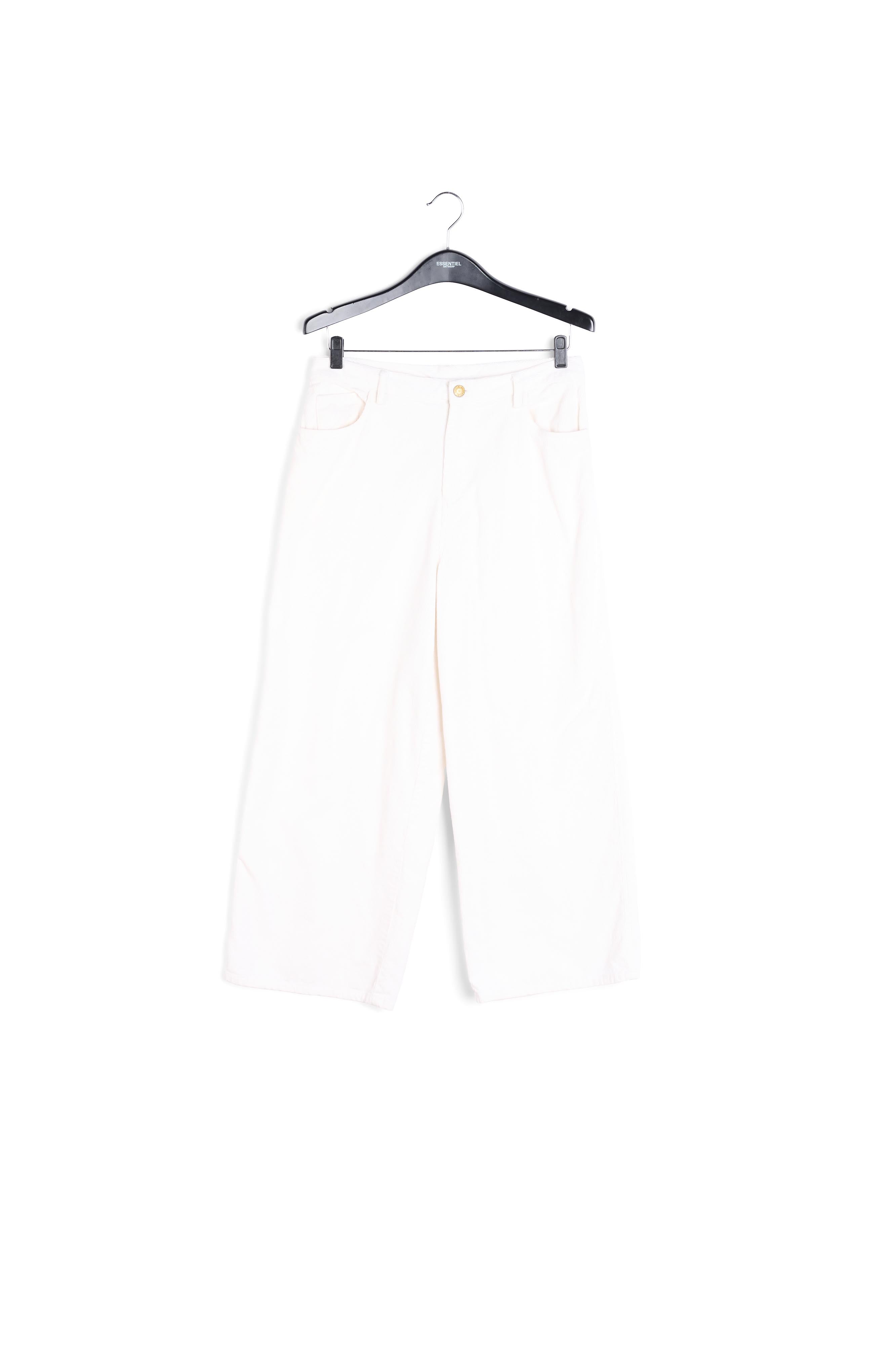 Pantalon 7/8ème jambes larges en velours blanc cassé RE—SSENTIEL | Essentiel second hand