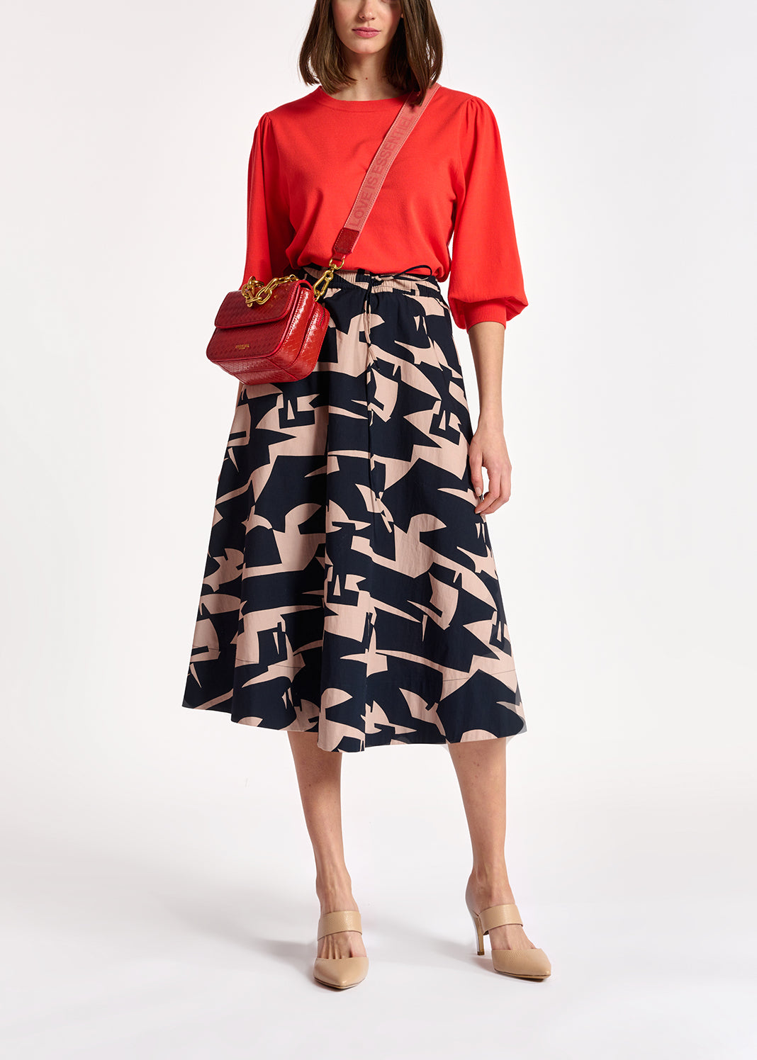 Pull rouge aux épaules bouffantes RE—SSENTIEL | Essentiel second hand