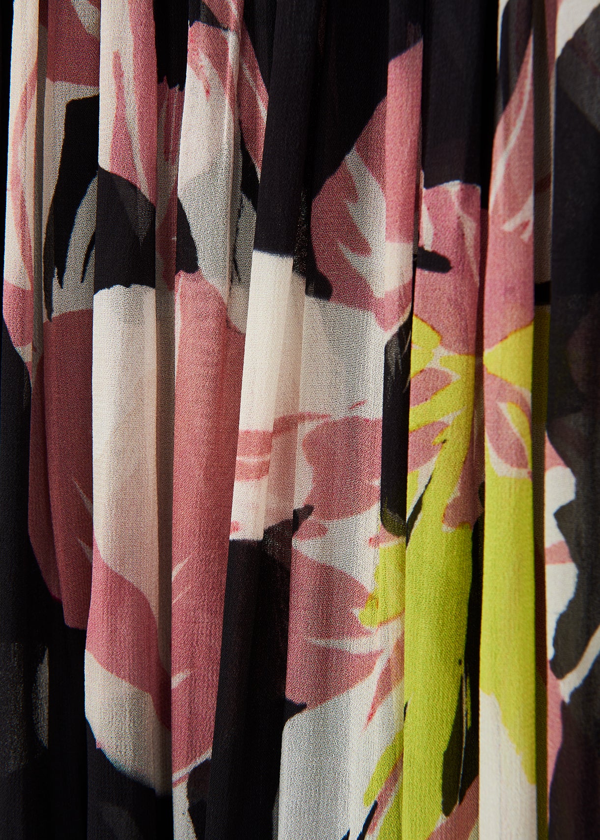 Black voluminous floral-print sheer top RE—SSENTIEL | Essentiel second hand