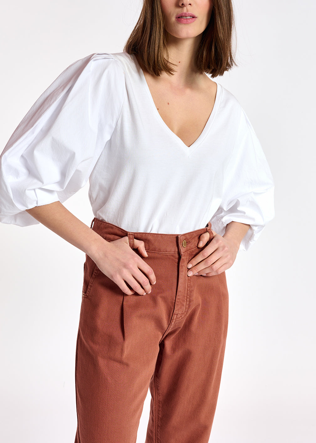 White jersey v-neck t-shirt with cotton-poplin sleeves RE—SSENTIEL | Essentiel second hand