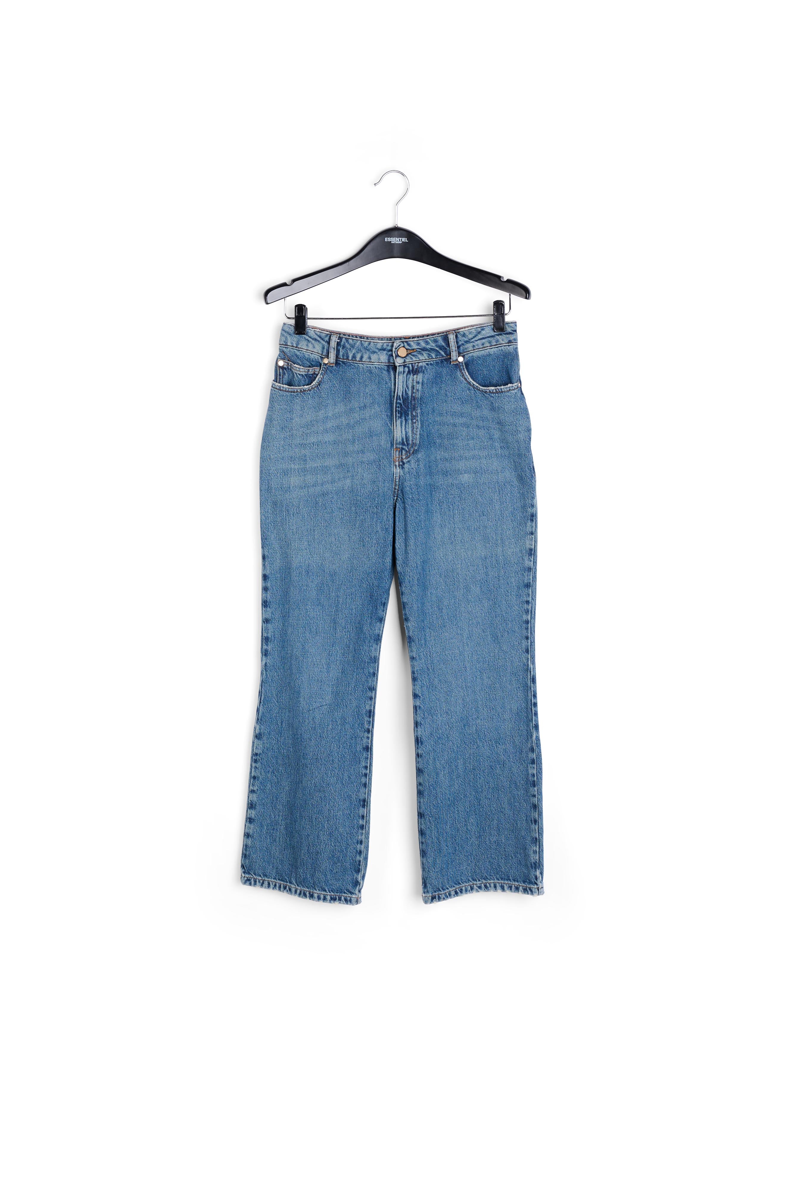 Jean bleu aux jambes évasées RE—SSENTIEL | Essentiel second hand