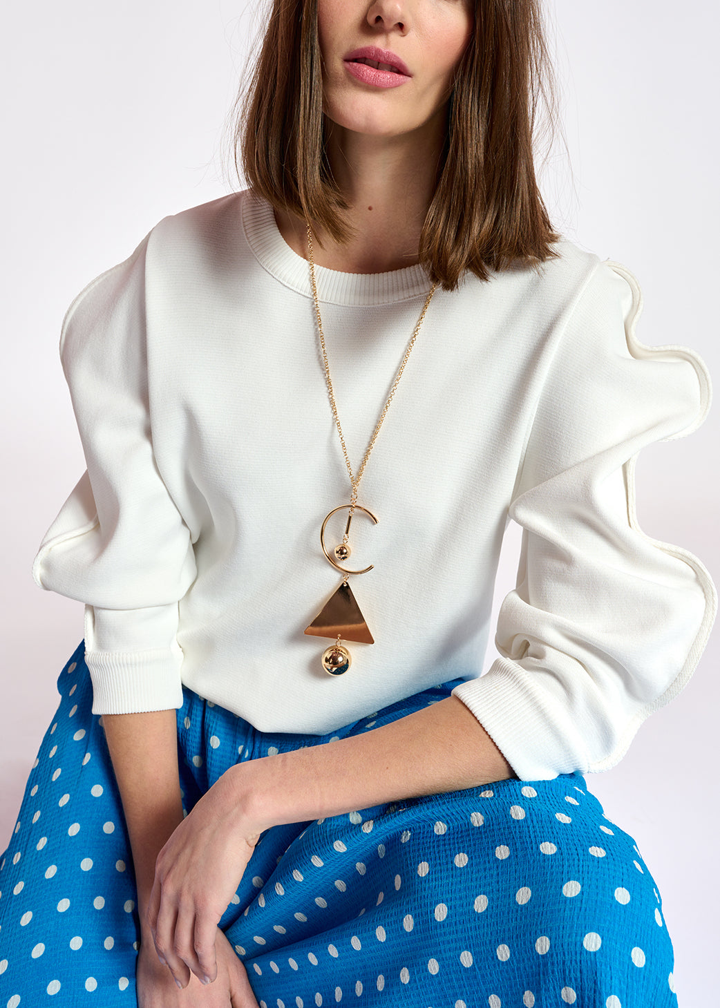 Pull blanc à manches bouffantes RE—SSENTIEL | Essentiel second hand