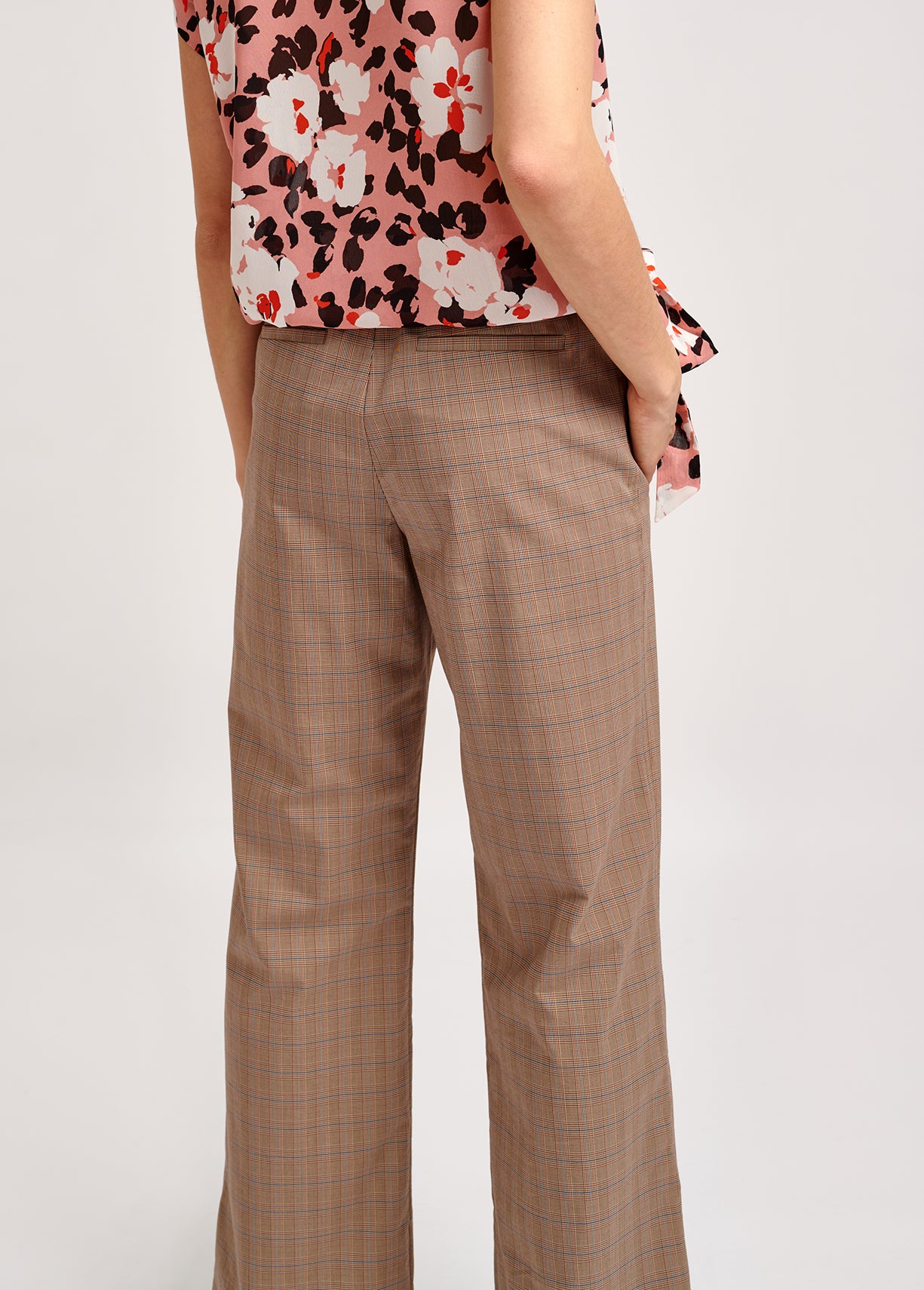 Pantalon de jogging beige au motif tartan RE—SSENTIEL | Essentiel second hand