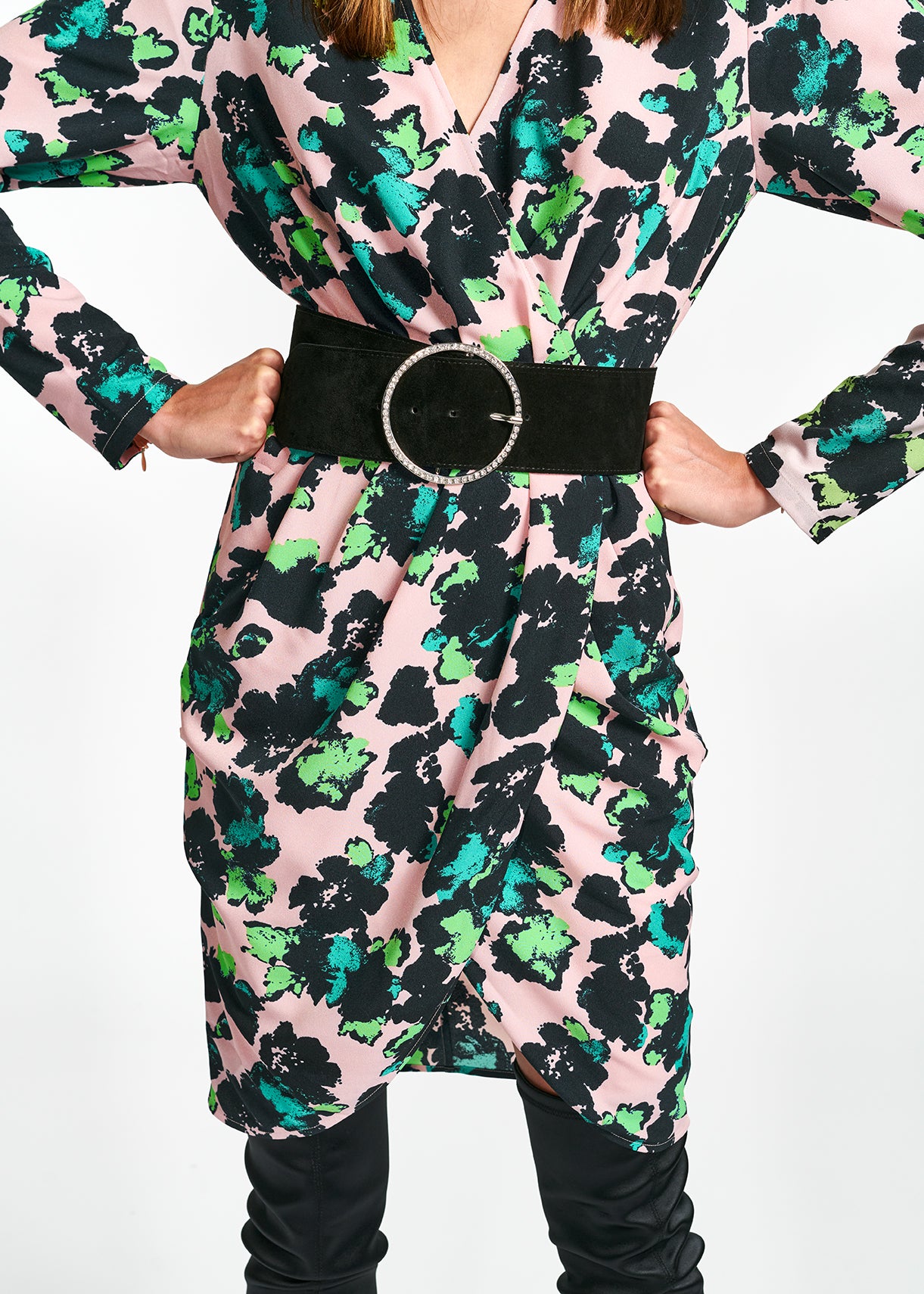 Roze mini-wikkeljurk met bloemenprint RE—SSENTIEL | Essentiel second hand