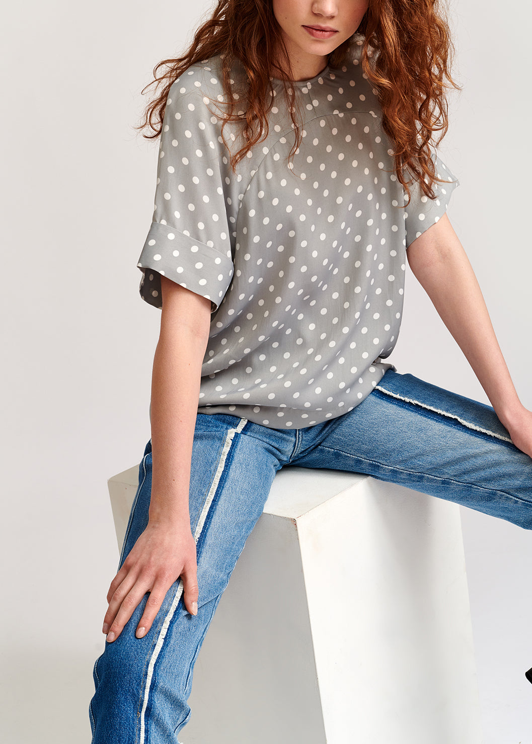 Grijze top met stippen RE—SSENTIEL | Essentiel second hand