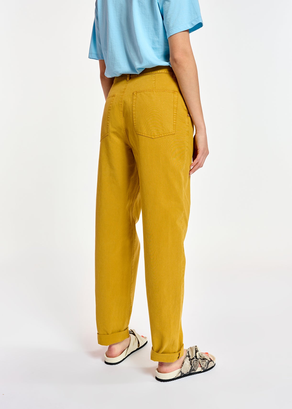 Jean fuselé jaune à taille haute RE—SSENTIEL | Essentiel second hand