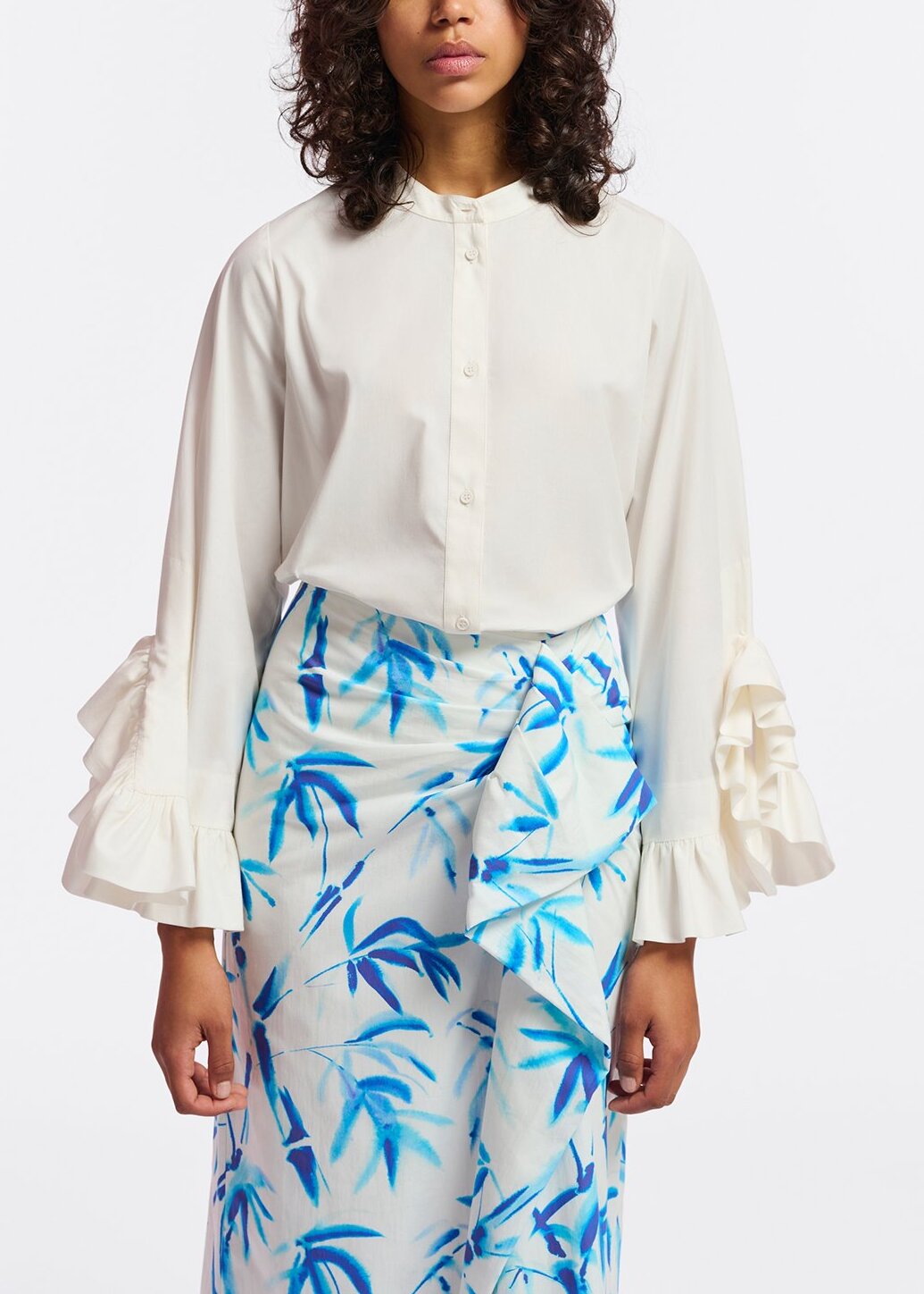 Gebroken wit katoenen overhemd met volantmouwen RE—SSENTIEL | Essentiel second hand