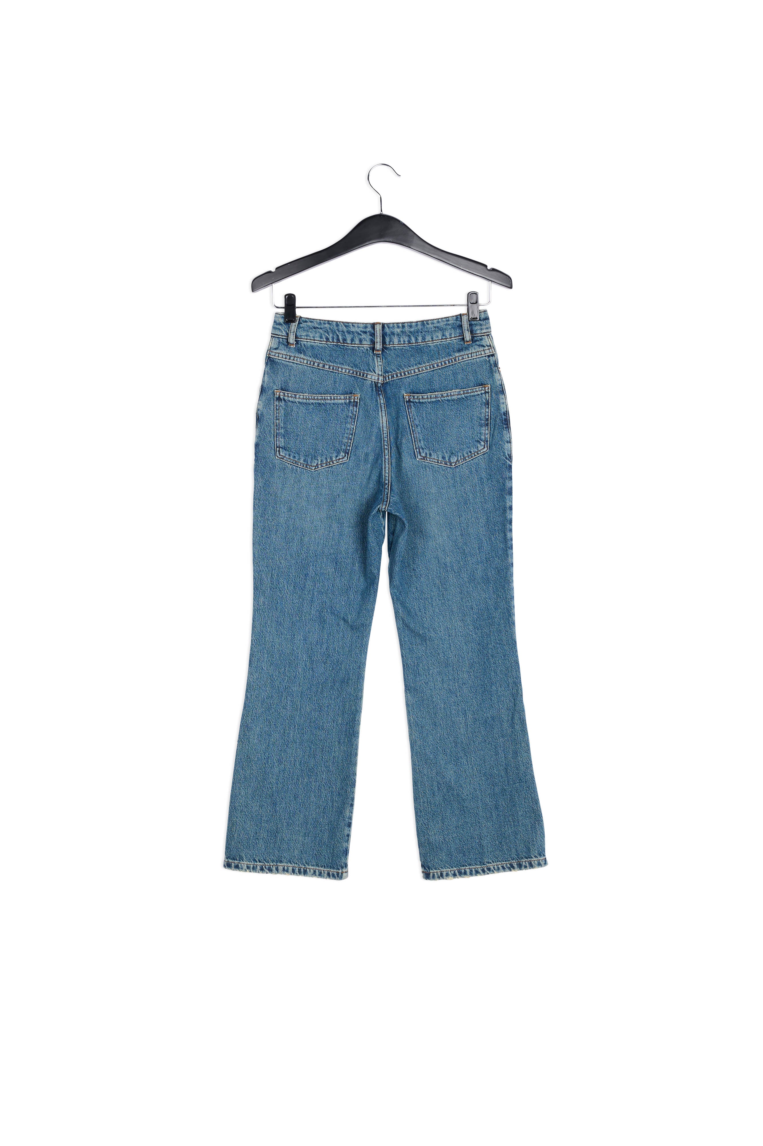 Jean bleu aux jambes évasées RE—SSENTIEL | Essentiel second hand