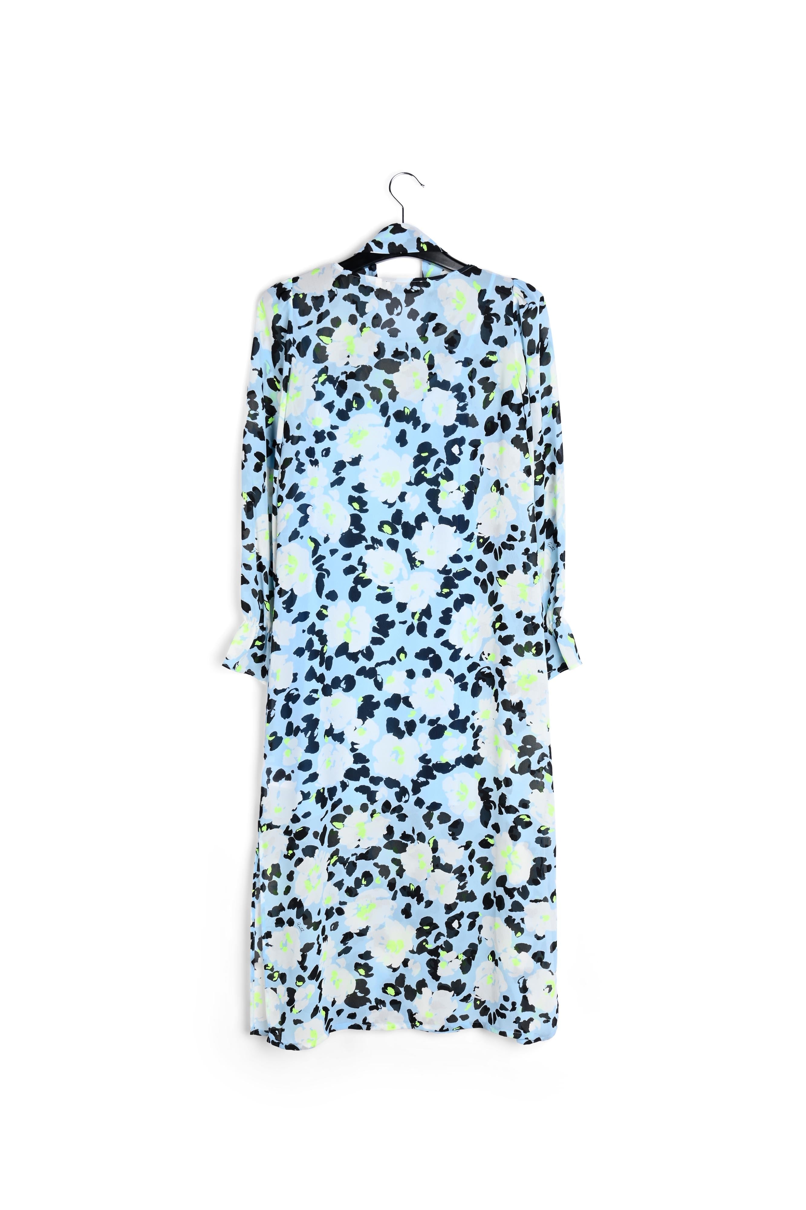 Robe midi bleu pâle à fleurs avec ceinture RE—SSENTIEL | Essentiel second hand