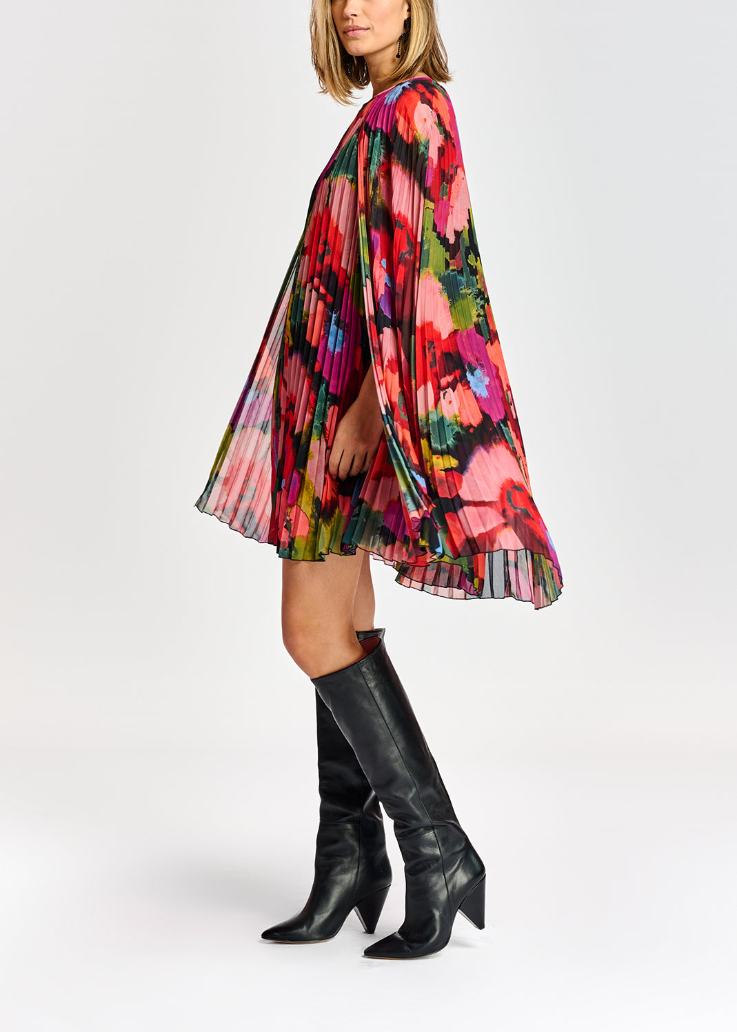 Assemble plissé cape dress RE—SSENTIEL | Essentiel second hand