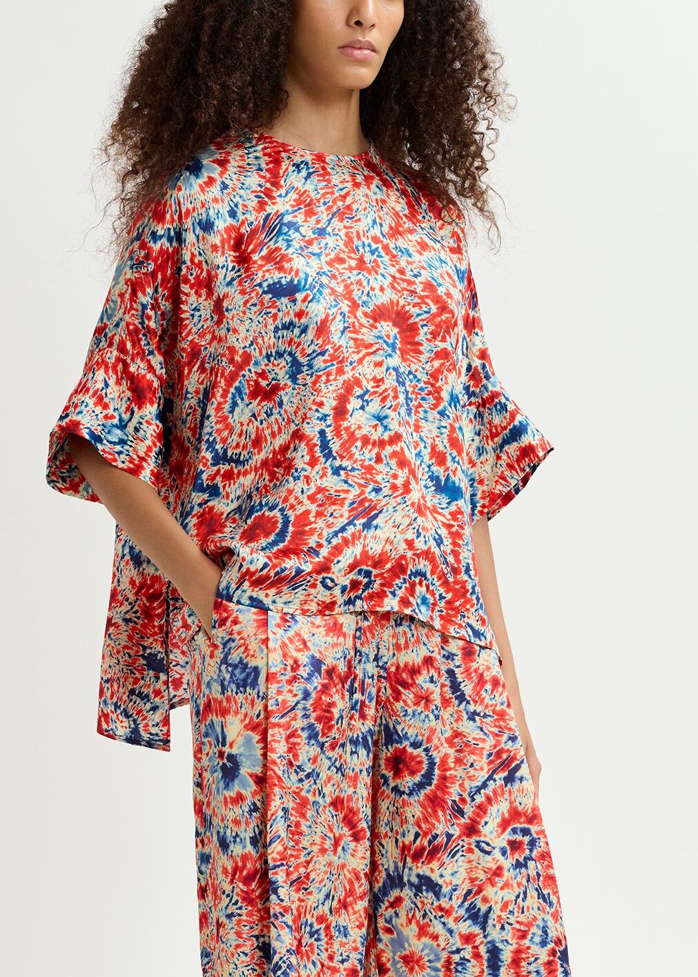 Top oversize à  imprimé tie dye rouge et bleu RE—SSENTIEL | Essentiel second hand