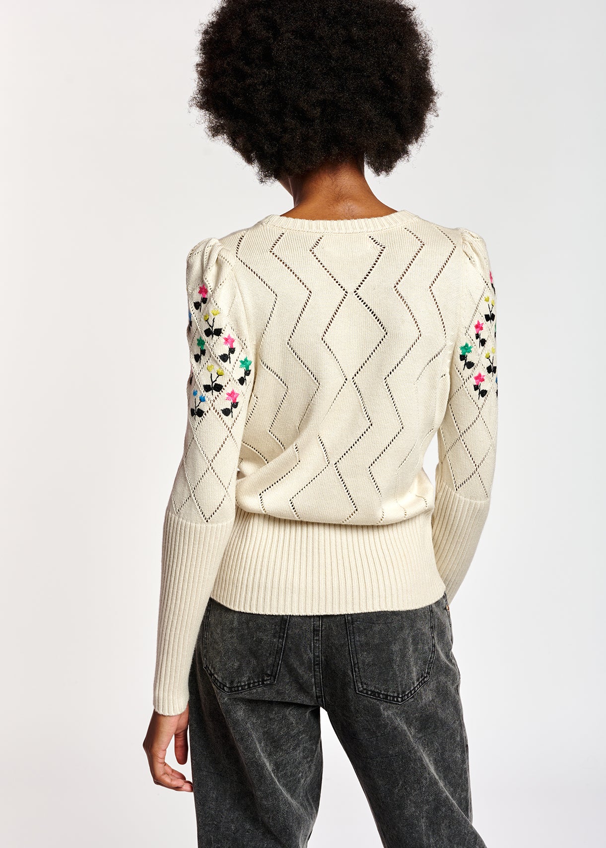 Pull beige en tricot pointelle avec broderies RE—SSENTIEL | Essentiel second hand
