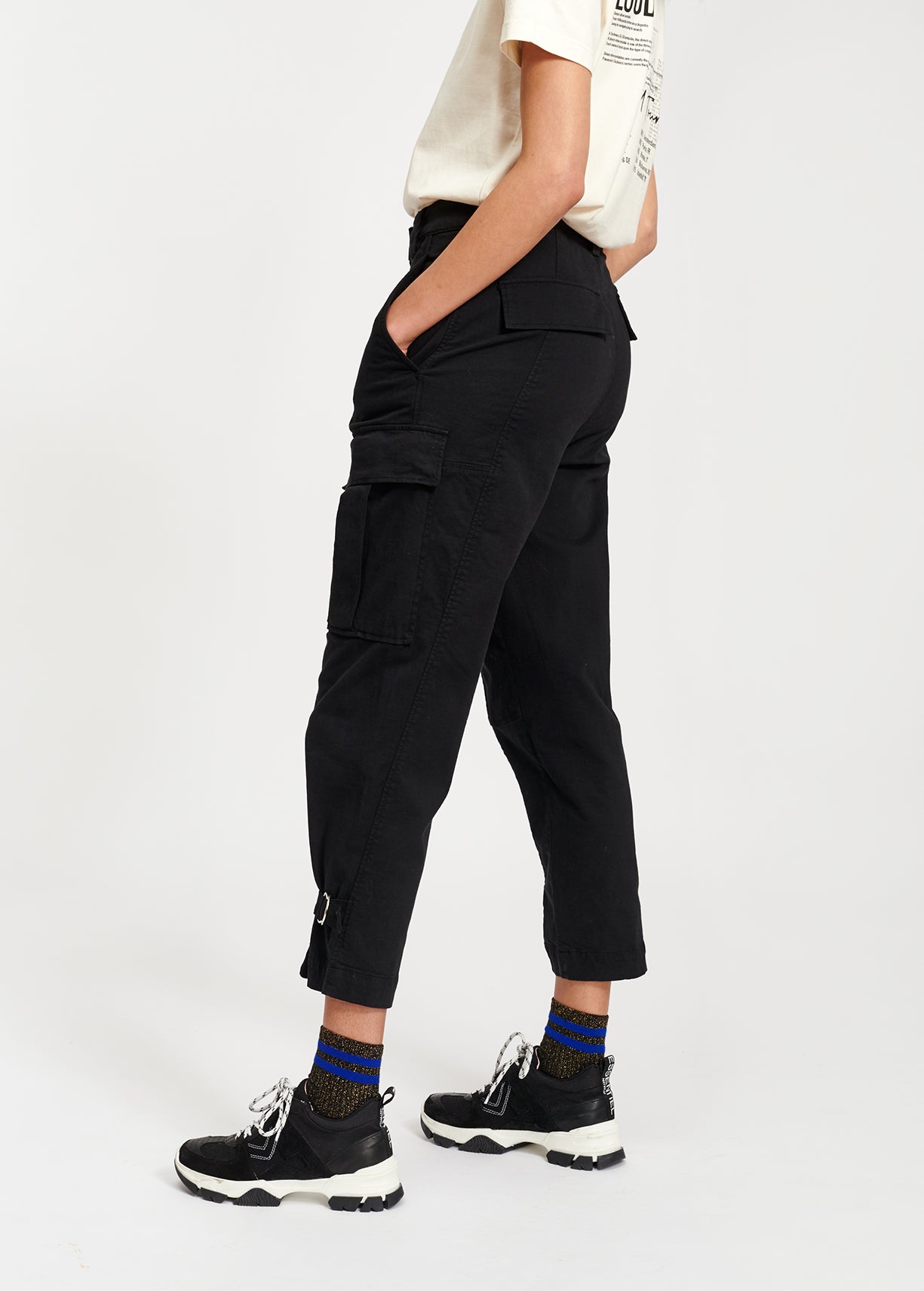 Black cargo trousers RE—SSENTIEL | Essentiel second hand
