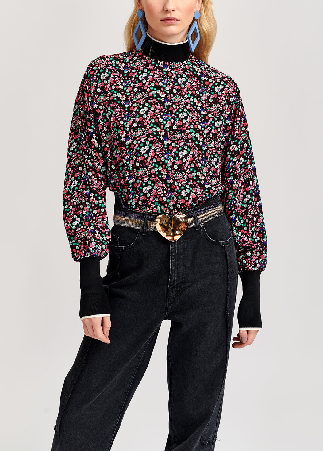 Top noir à fleurs avec bords contrastants RE—SSENTIEL | Essentiel second hand