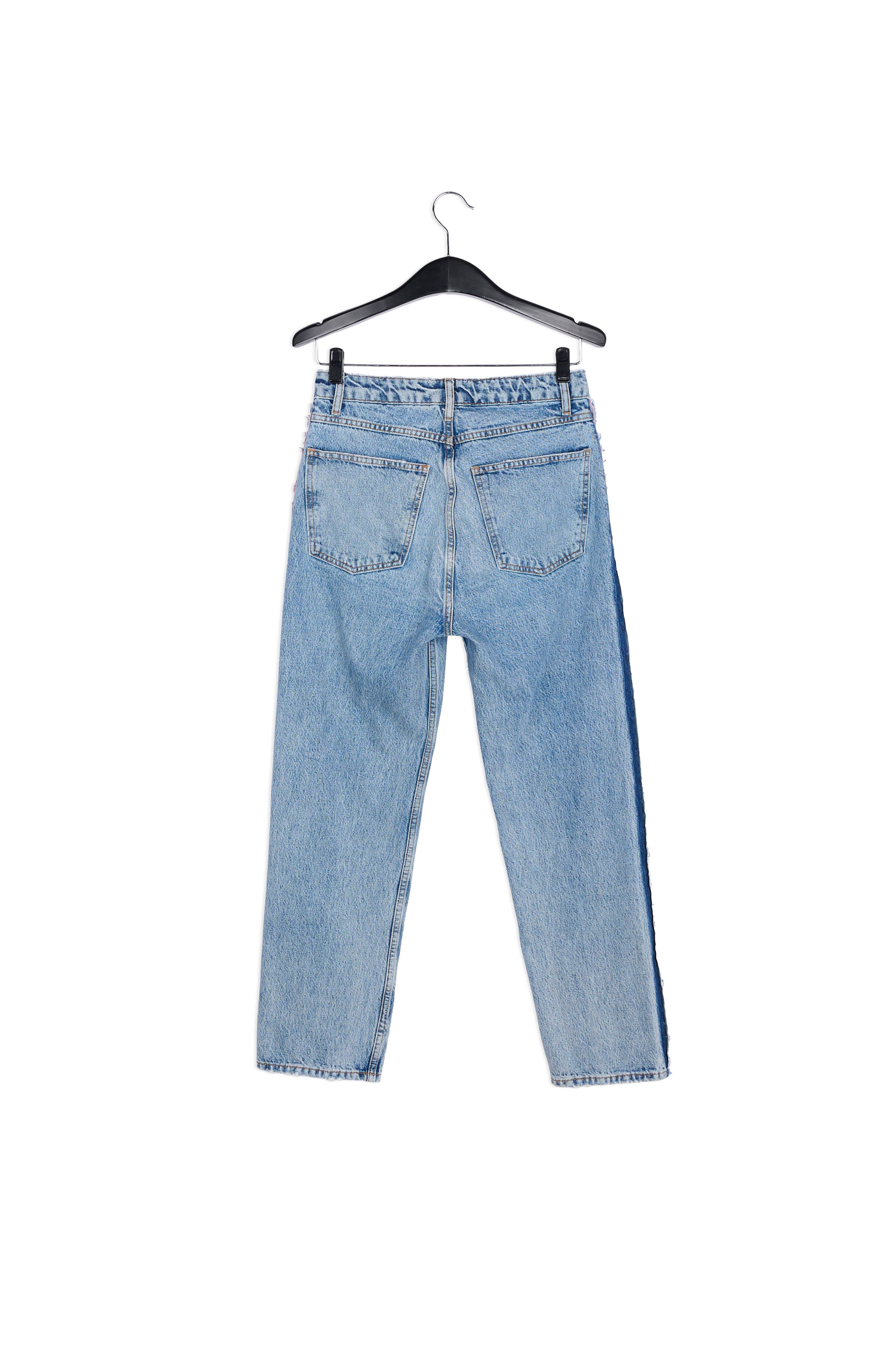 Jean bleu aux jambes droites RE—SSENTIEL | Essentiel second hand