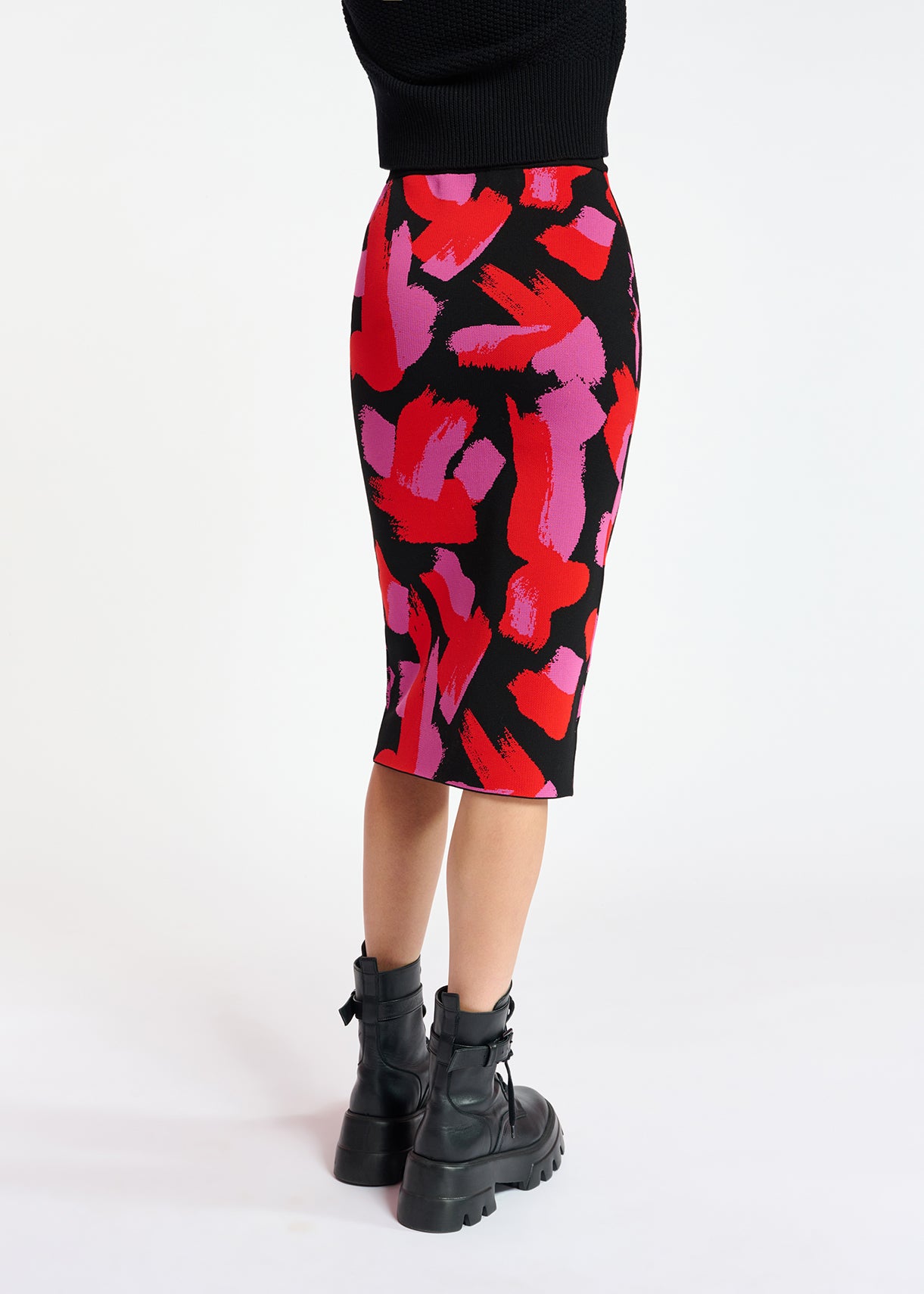 Midirok in zwart, rood en fuchsia jacquard RE—SSENTIEL | Essentiel second hand