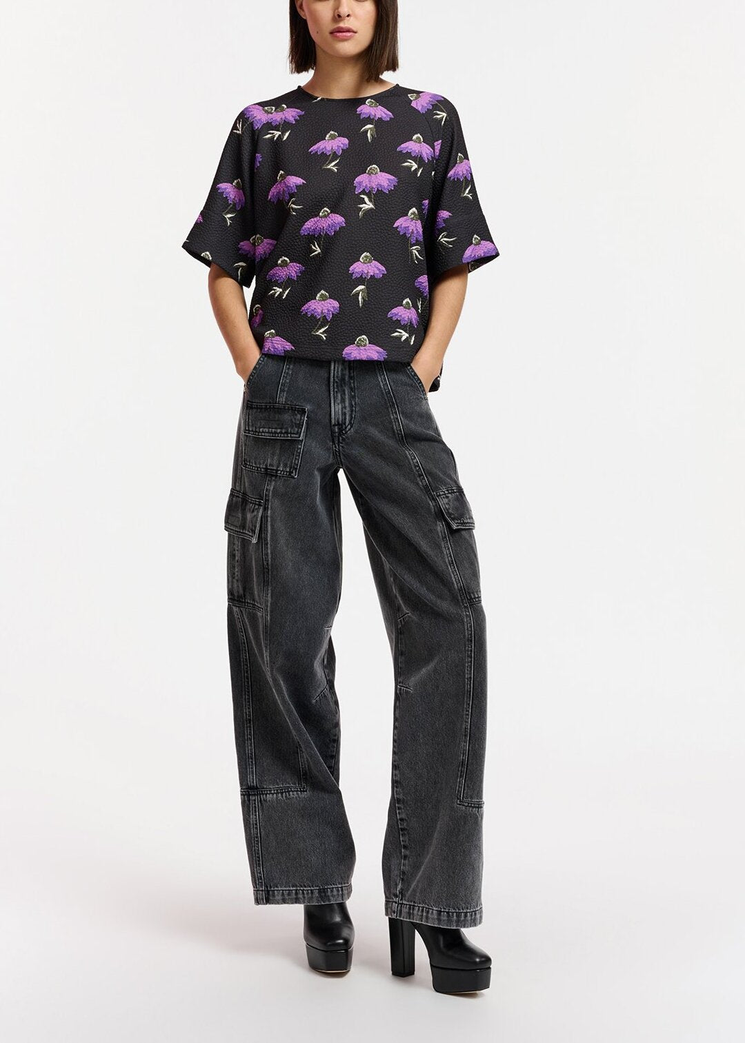 Black oversized top with floral print RE—SSENTIEL | Essentiel second hand