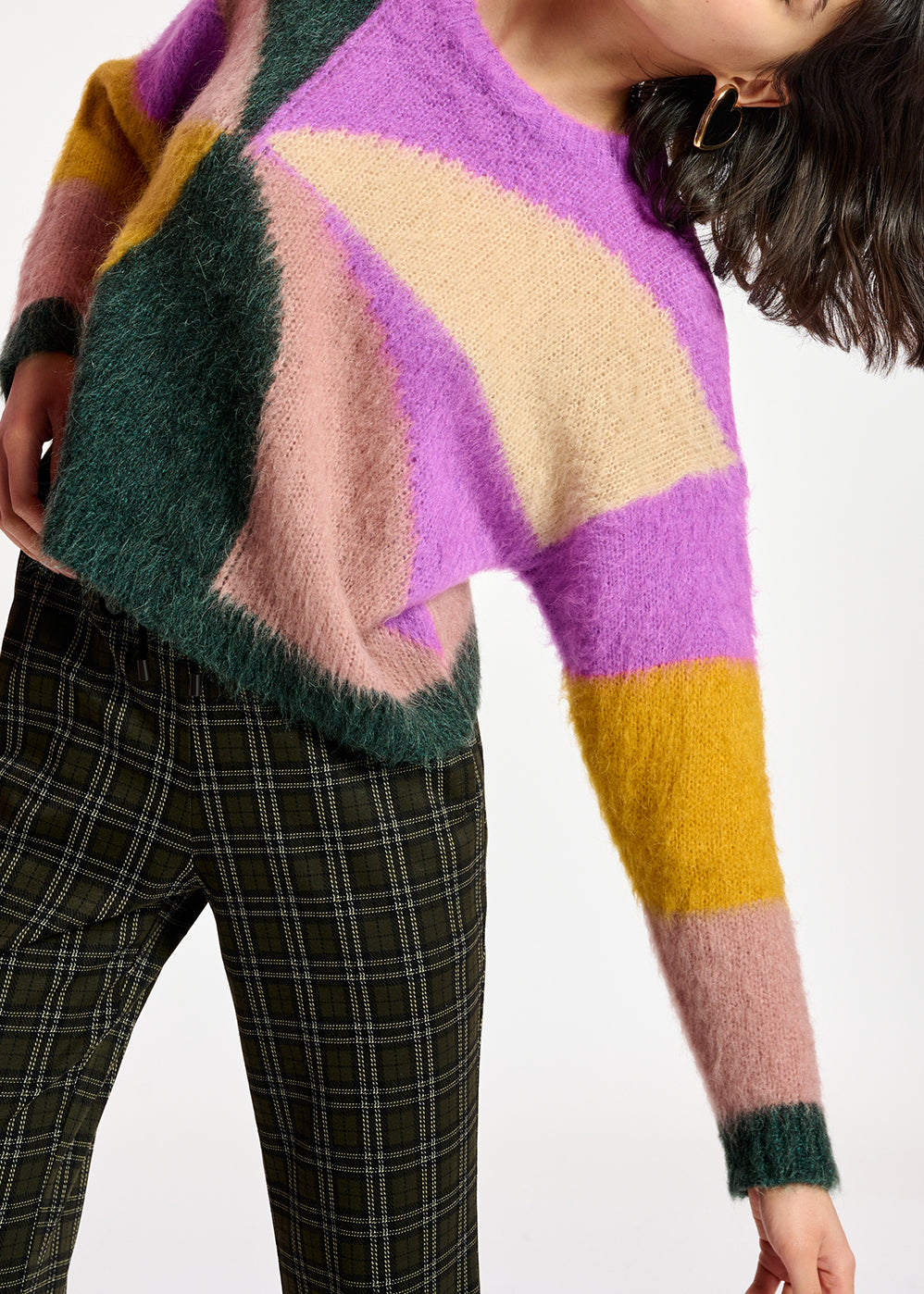 Pull en tricot intarsia pourpre, vert foncé et rose vintage RE—SSENTIEL | Essentiel second hand