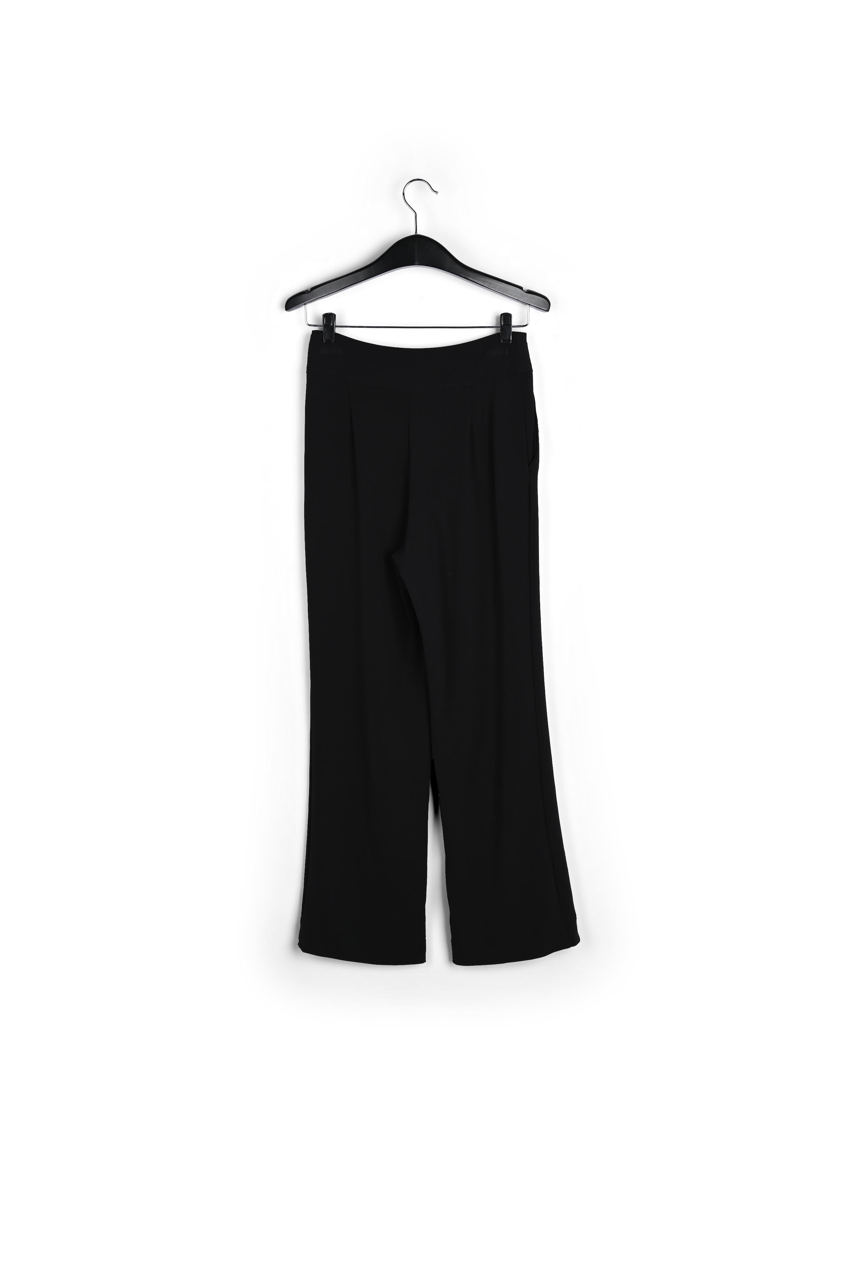 Pantalon droit noir en viscose-satin RE—SSENTIEL | Essentiel second hand