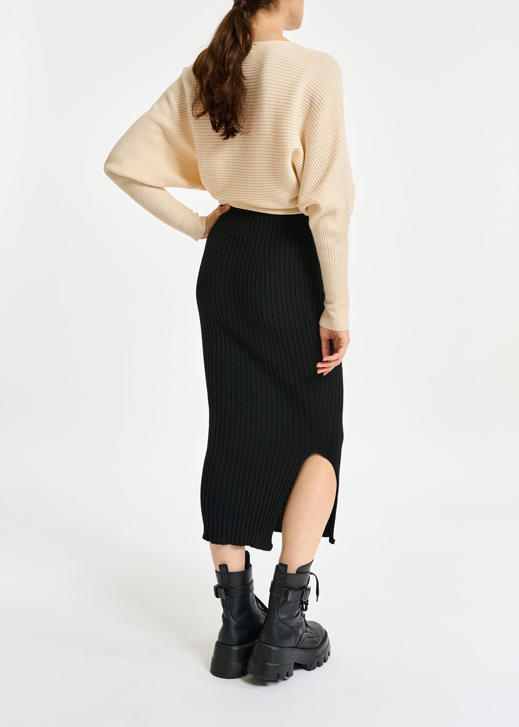 Pull en tricot écru à manches chauve-souris RE—SSENTIEL | Essentiel second hand