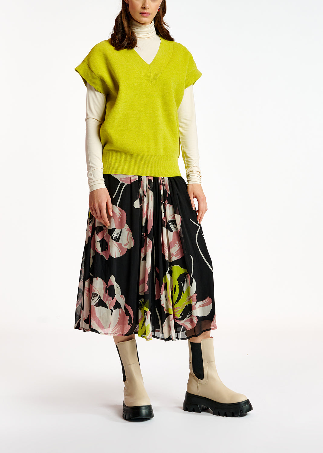 Lime green V-neck short-sleeved sweater RE—SSENTIEL | Essentiel second hand