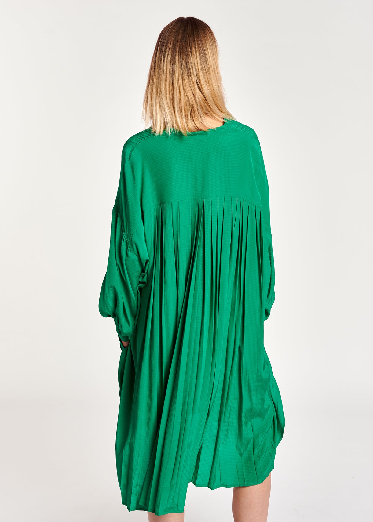 Green relaxed-fit shirt dress with plissé backside RE—SSENTIEL | Essentiel second hand