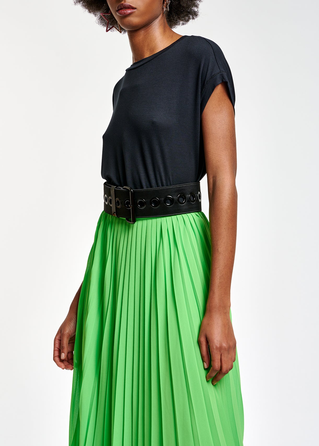 Bright green plissé midi skirt RE—SSENTIEL | Essentiel second hand