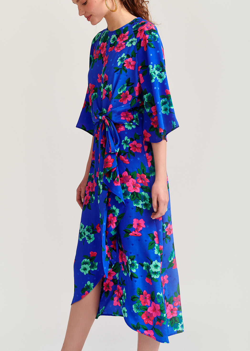 Robe midi bleue en soie à fleurs et à pois RE—SSENTIEL | Essentiel second hand