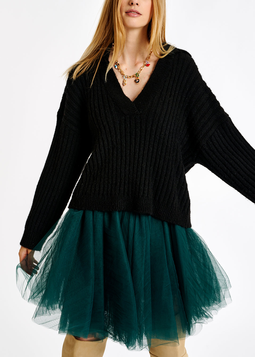 Black V-neck ribbed-knit sweater RE—SSENTIEL | Essentiel second hand