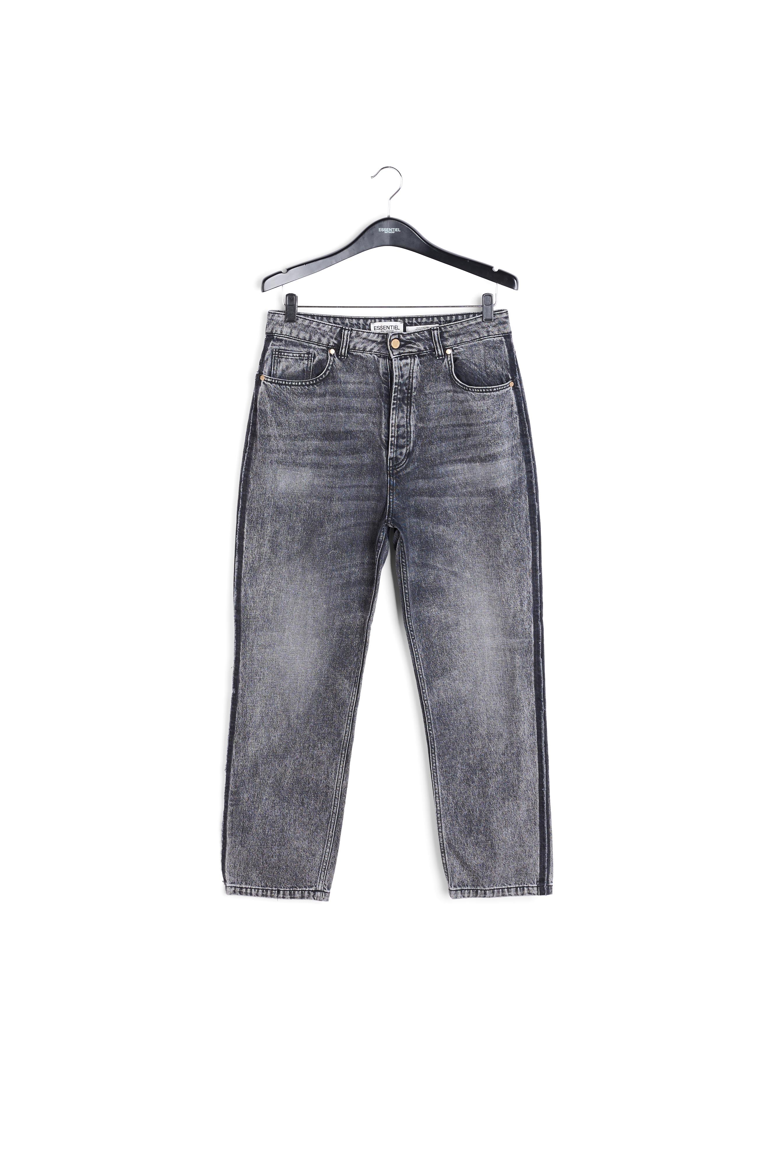 Jean gris foncé aux jambes droites RE—SSENTIEL | Essentiel second hand