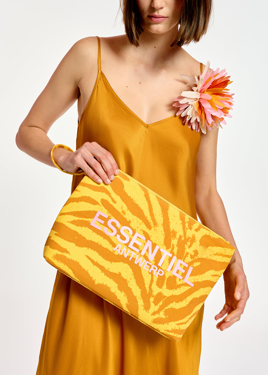 Ochre v-neck midi dress RE—SSENTIEL | Essentiel second hand