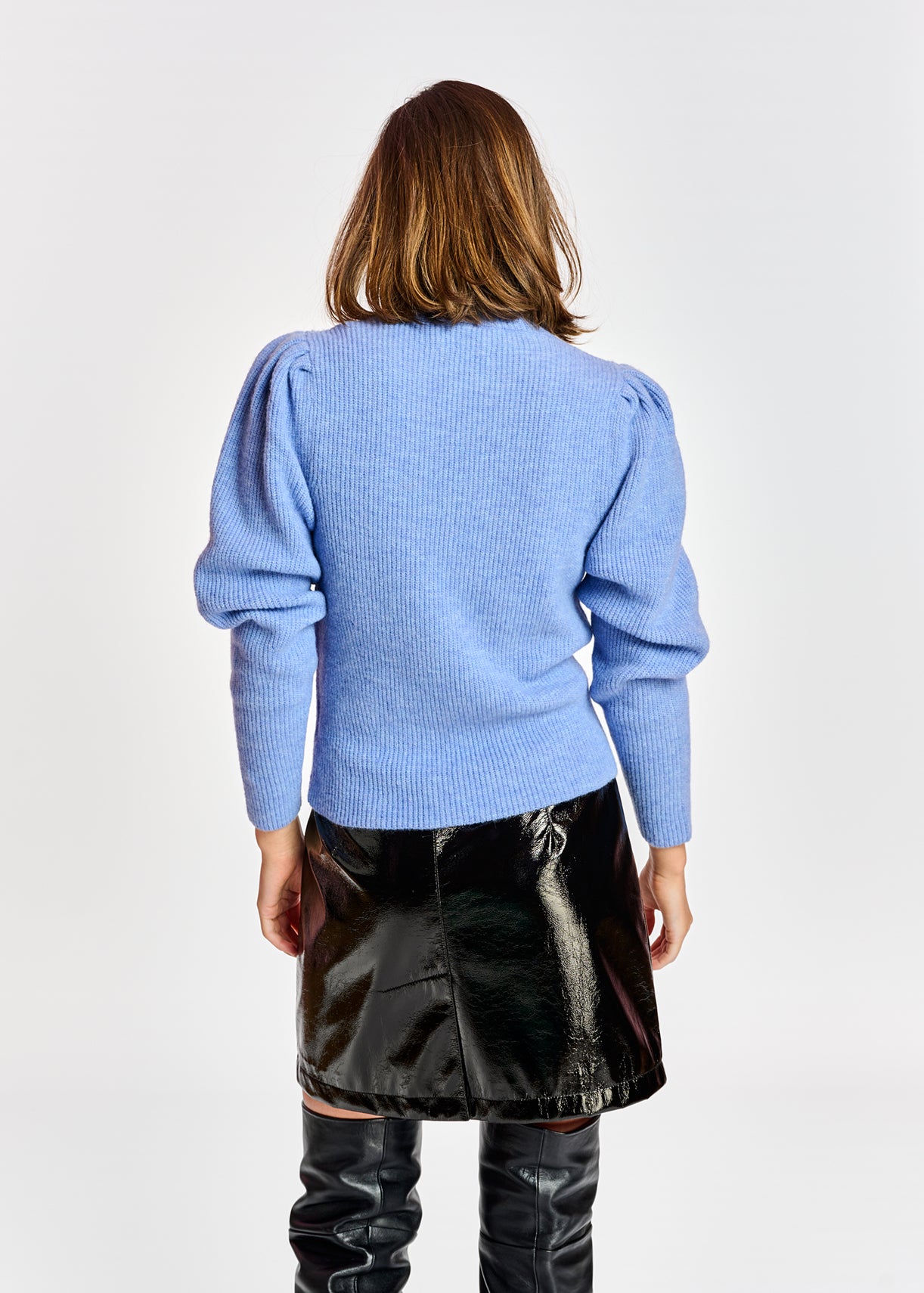 Pull bleu col roulé et épaules bouffantes RE—SSENTIEL | Essentiel second hand