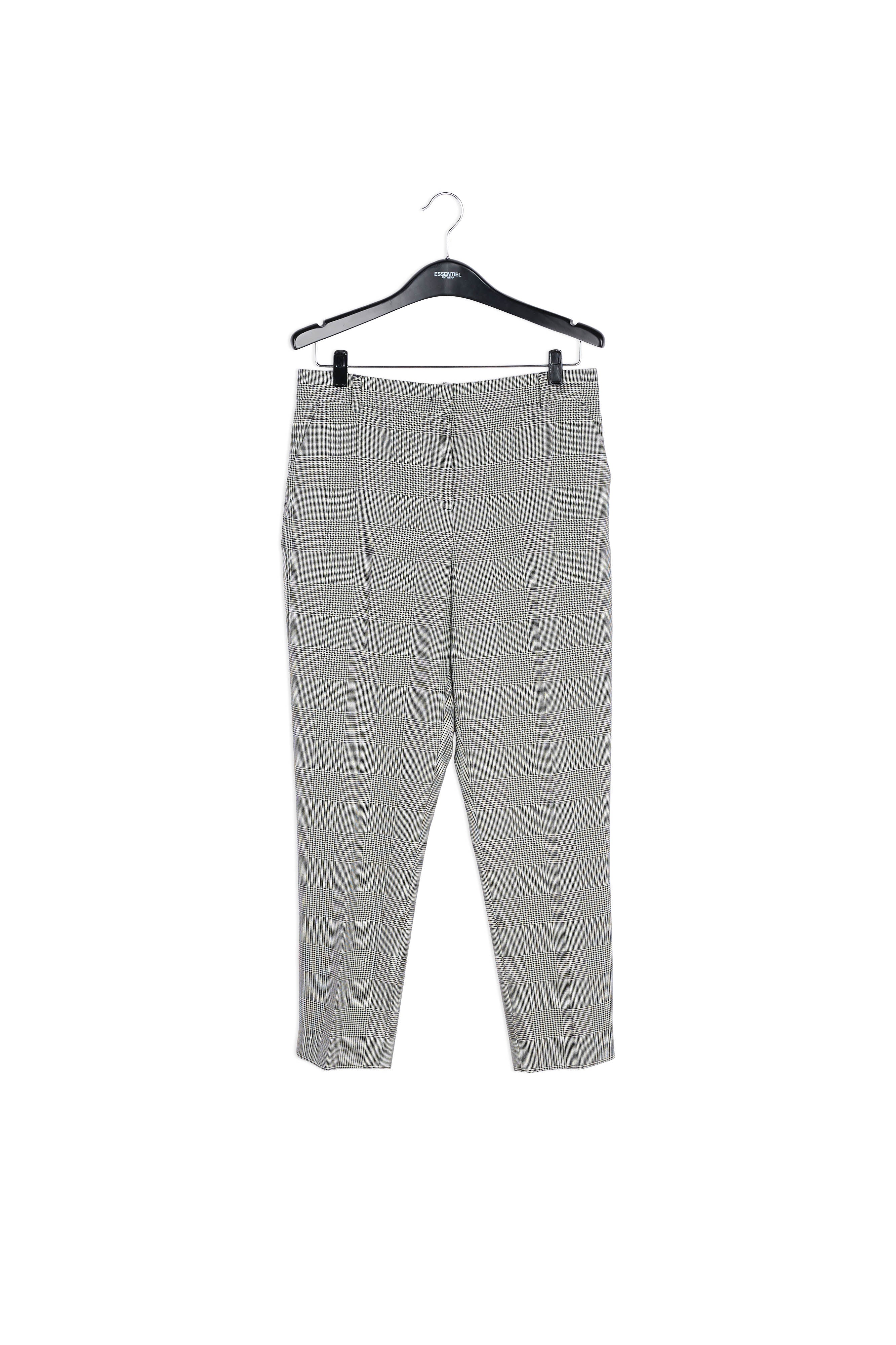 Pantalon classique à carreaux noirs et blancs RE—SSENTIEL | Essentiel second hand