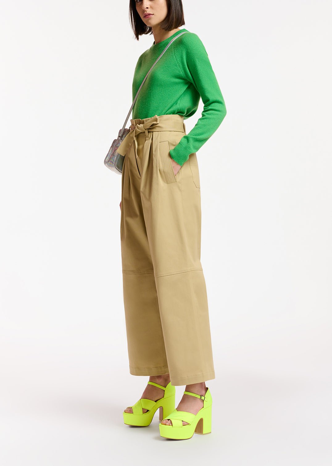 Pantalon droit beige avec ceinture RE—SSENTIEL | Essentiel second hand