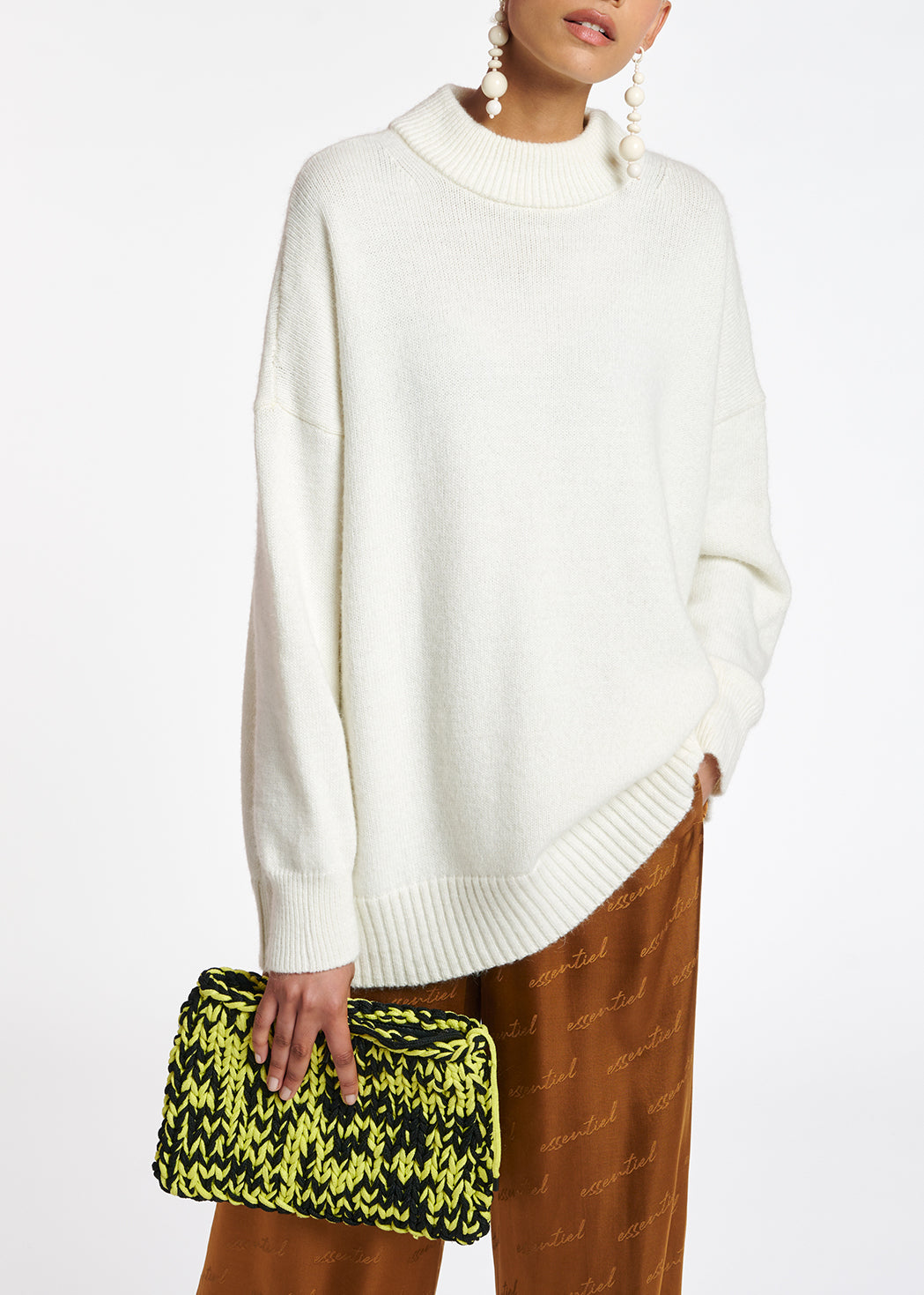 Long loose-fit lime off-white sweater RE—SSENTIEL | Essentiel second hand