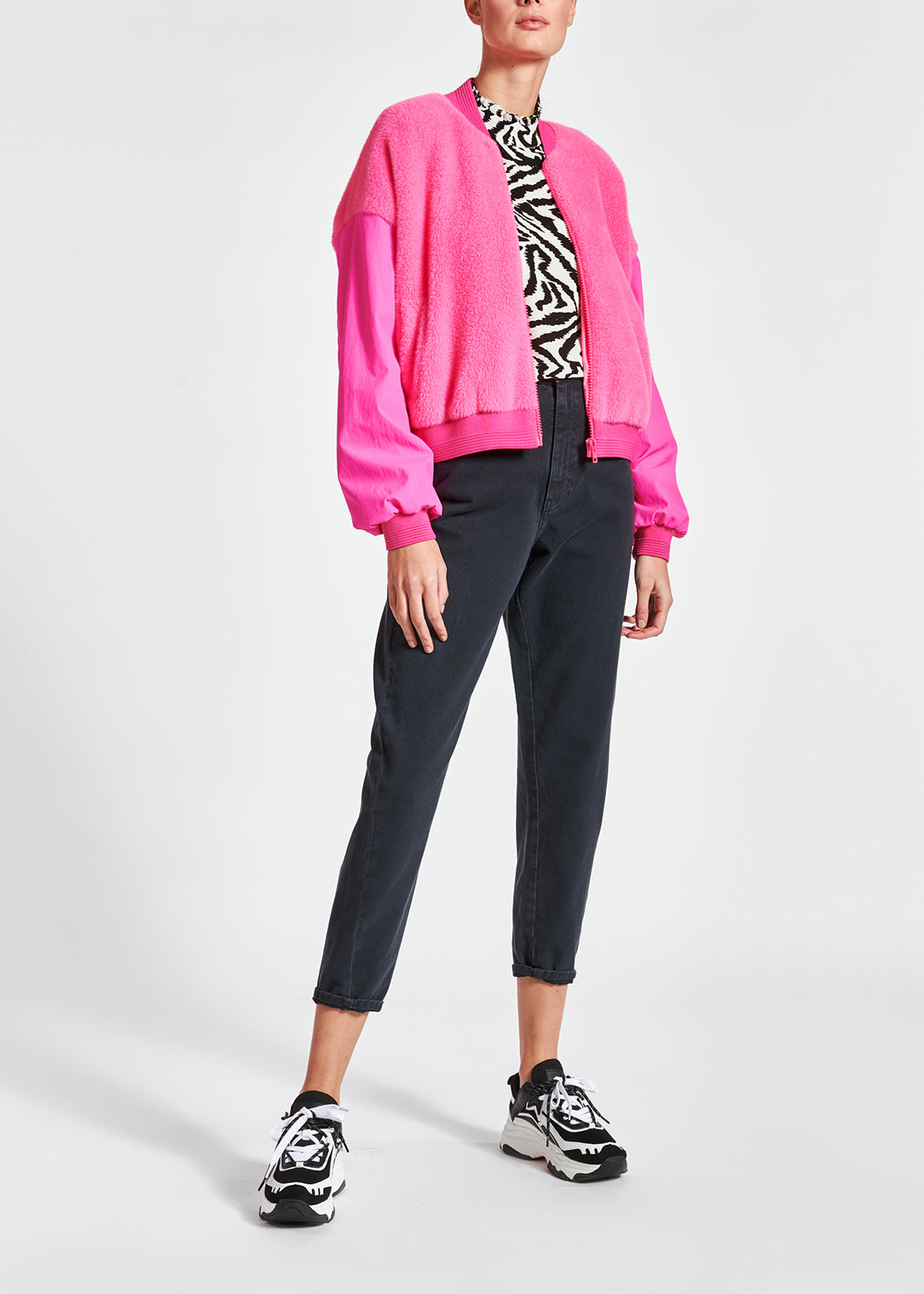 Top met zwart-witte zebraprint RE—SSENTIEL | Essentiel second hand