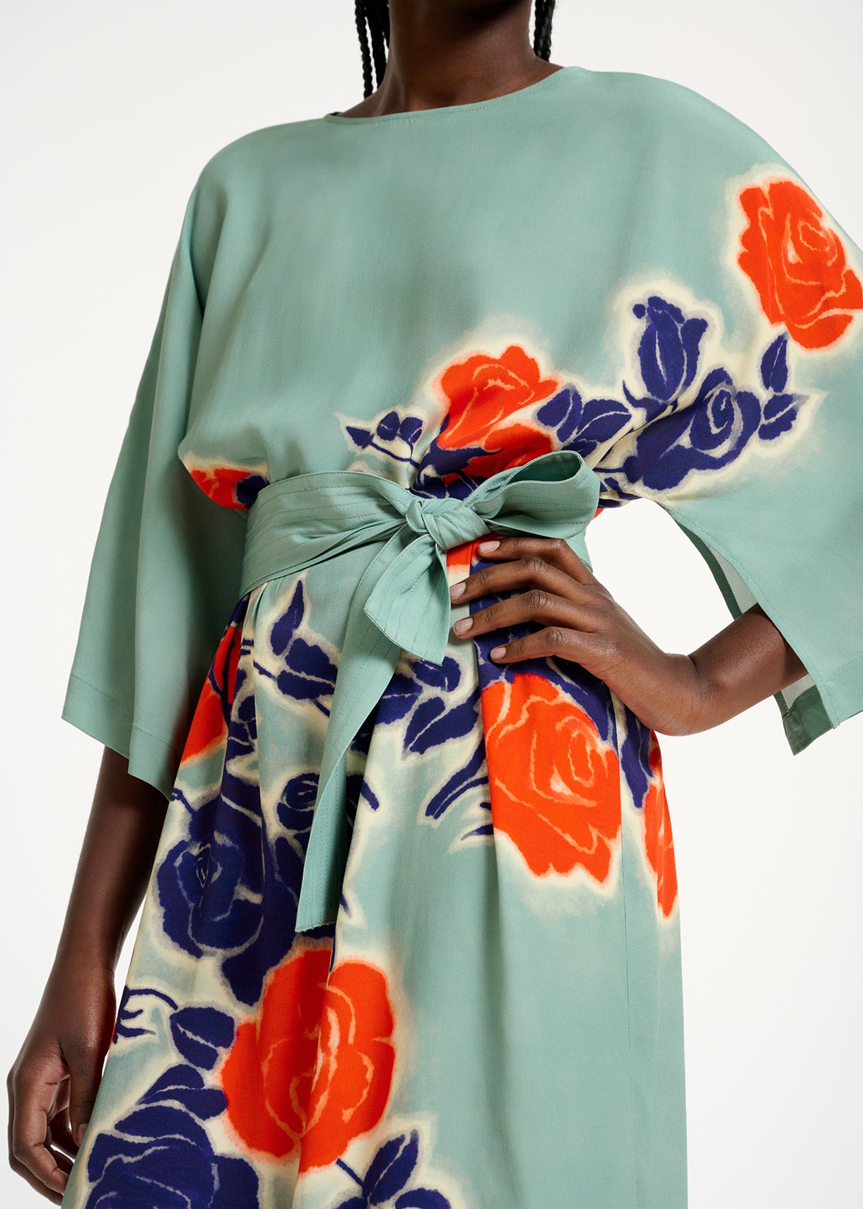 Robe à  imprimé fleuri bleu clair, orange et bleu RE—SSENTIEL | Essentiel second hand
