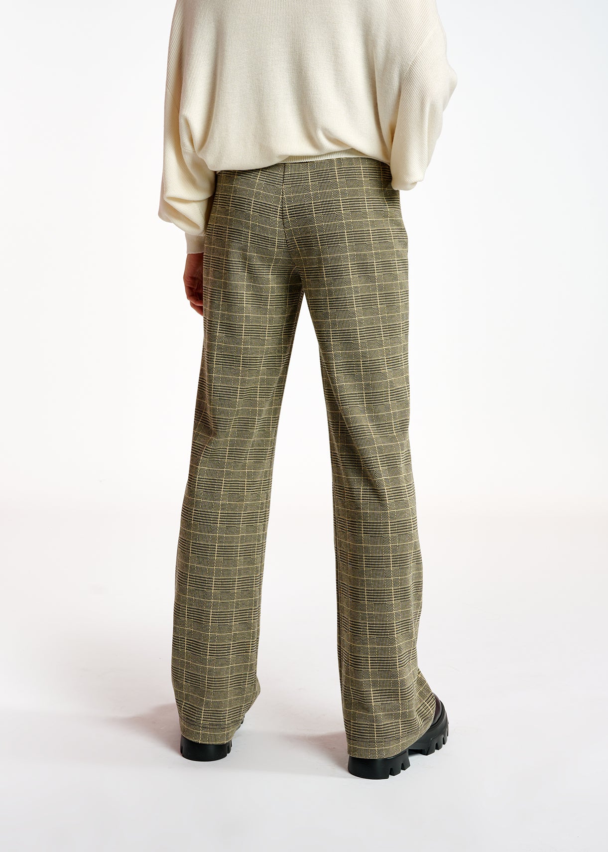 Pantalon en tricot jacquard à carreaux RE—SSENTIEL | Essentiel second hand