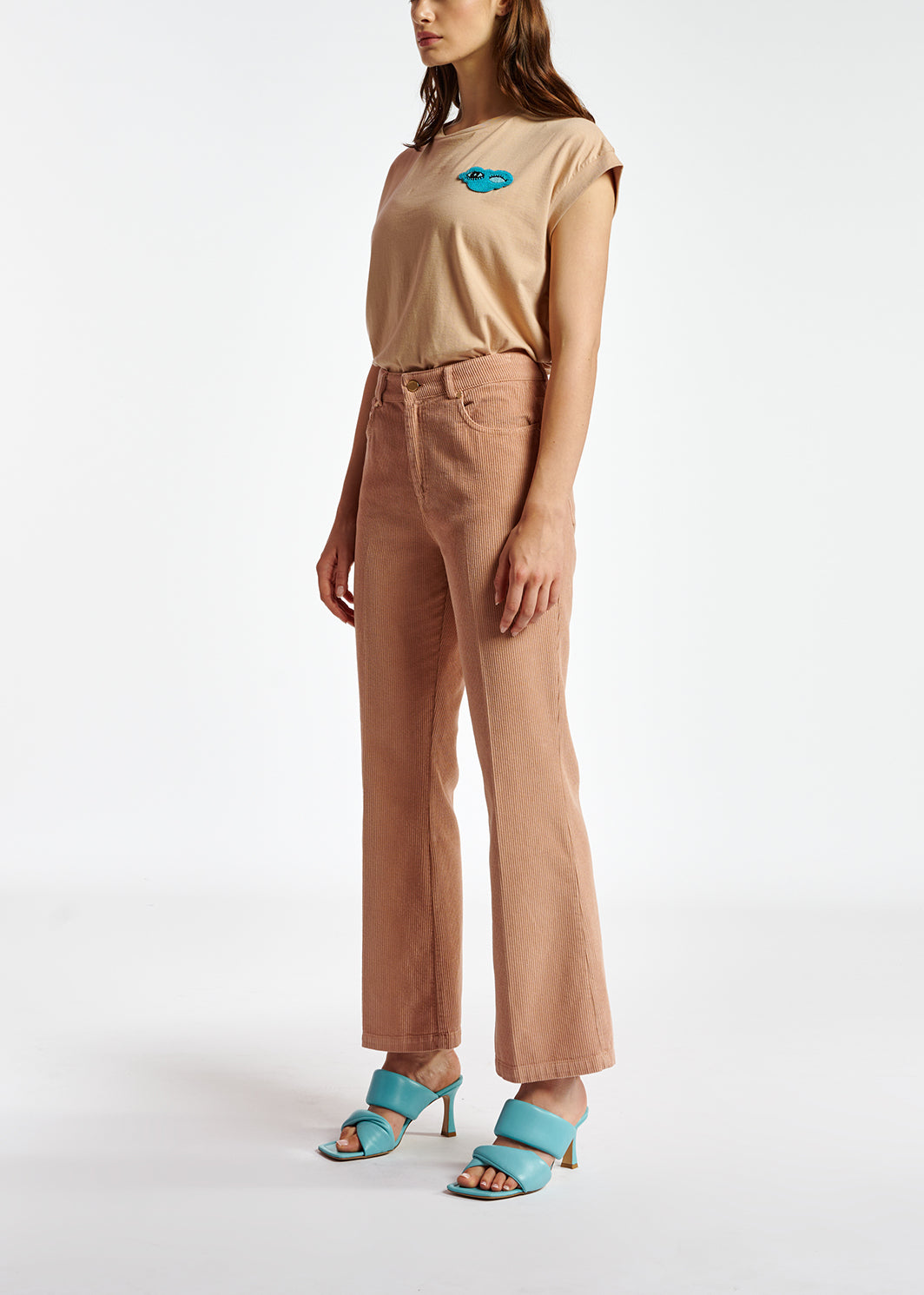 Vintage roze fluwelen broek met uitlopende pijpen RE—SSENTIEL | Essentiel second hand