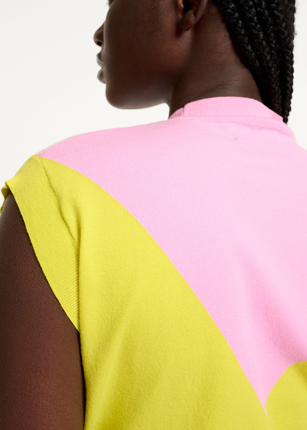 Top sans manches en tricot jaune et rose RE—SSENTIEL | Essentiel second hand