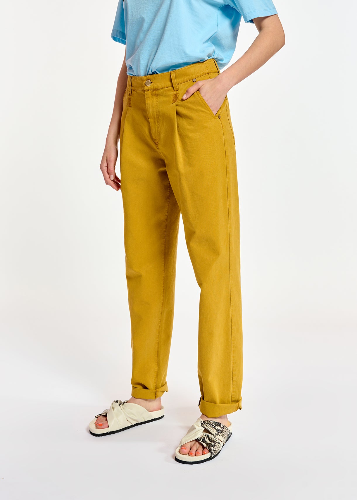 Jean fuselé jaune à taille haute RE—SSENTIEL | Essentiel second hand