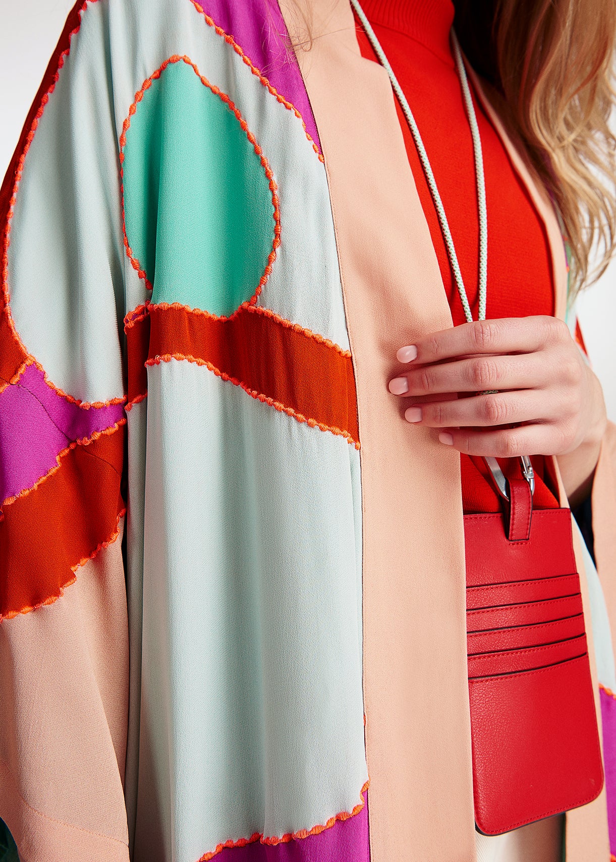 Kimono rouge, pourpre et bleu avec broderies RE—SSENTIEL | Essentiel second hand