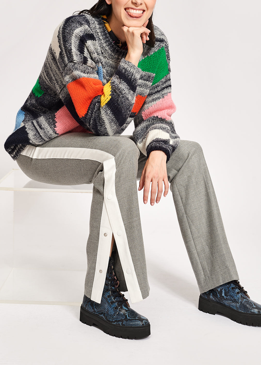 Grey mélange knitted sweater with oversized polka dots RE—SSENTIEL | Essentiel second hand