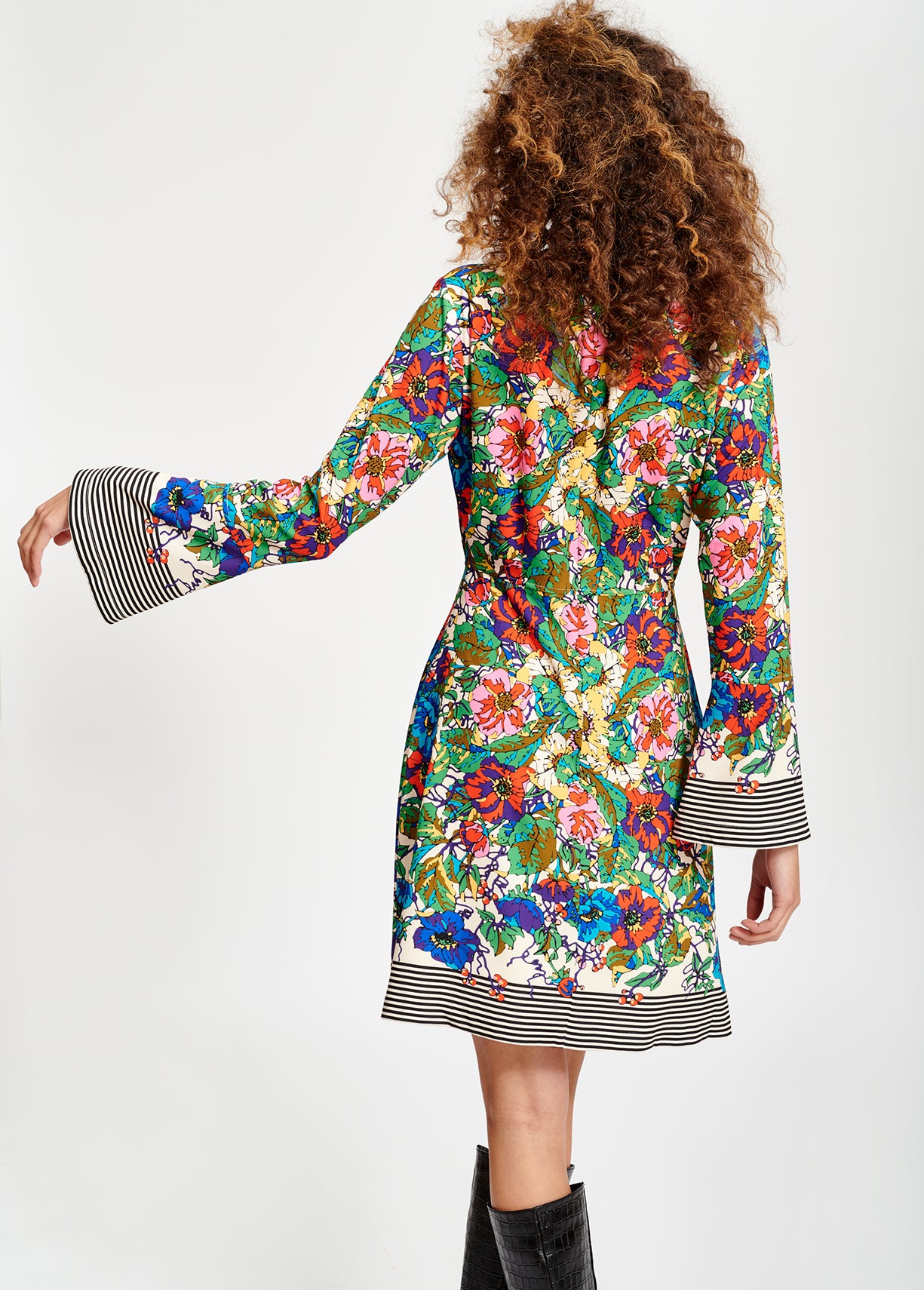 Gebroken witte mini-jurk met strepen en bloemenprint RE—SSENTIEL | Essentiel second hand