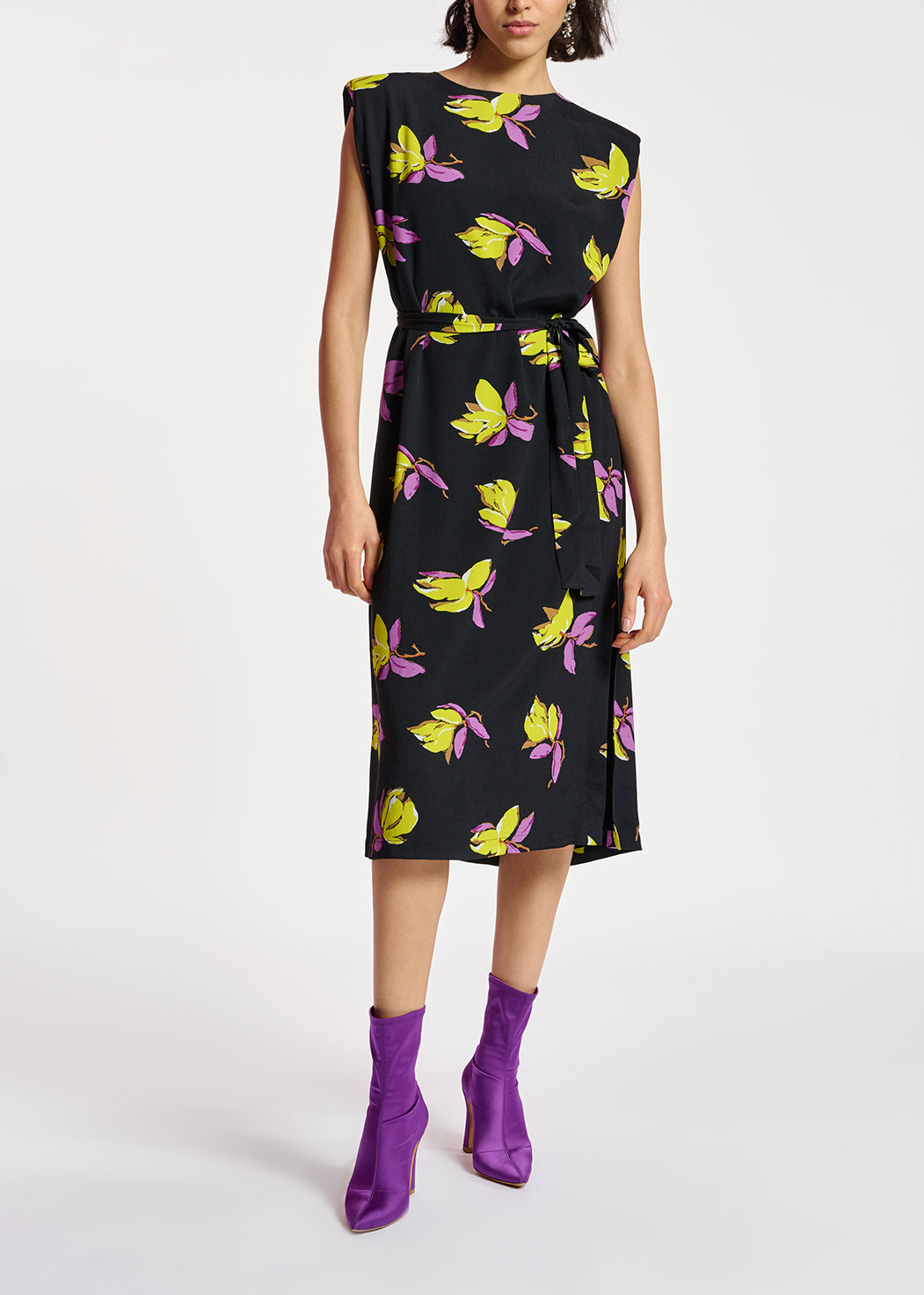 Zwarte midi-bloemenjurk met schoudervulling RE—SSENTIEL | Essentiel second hand