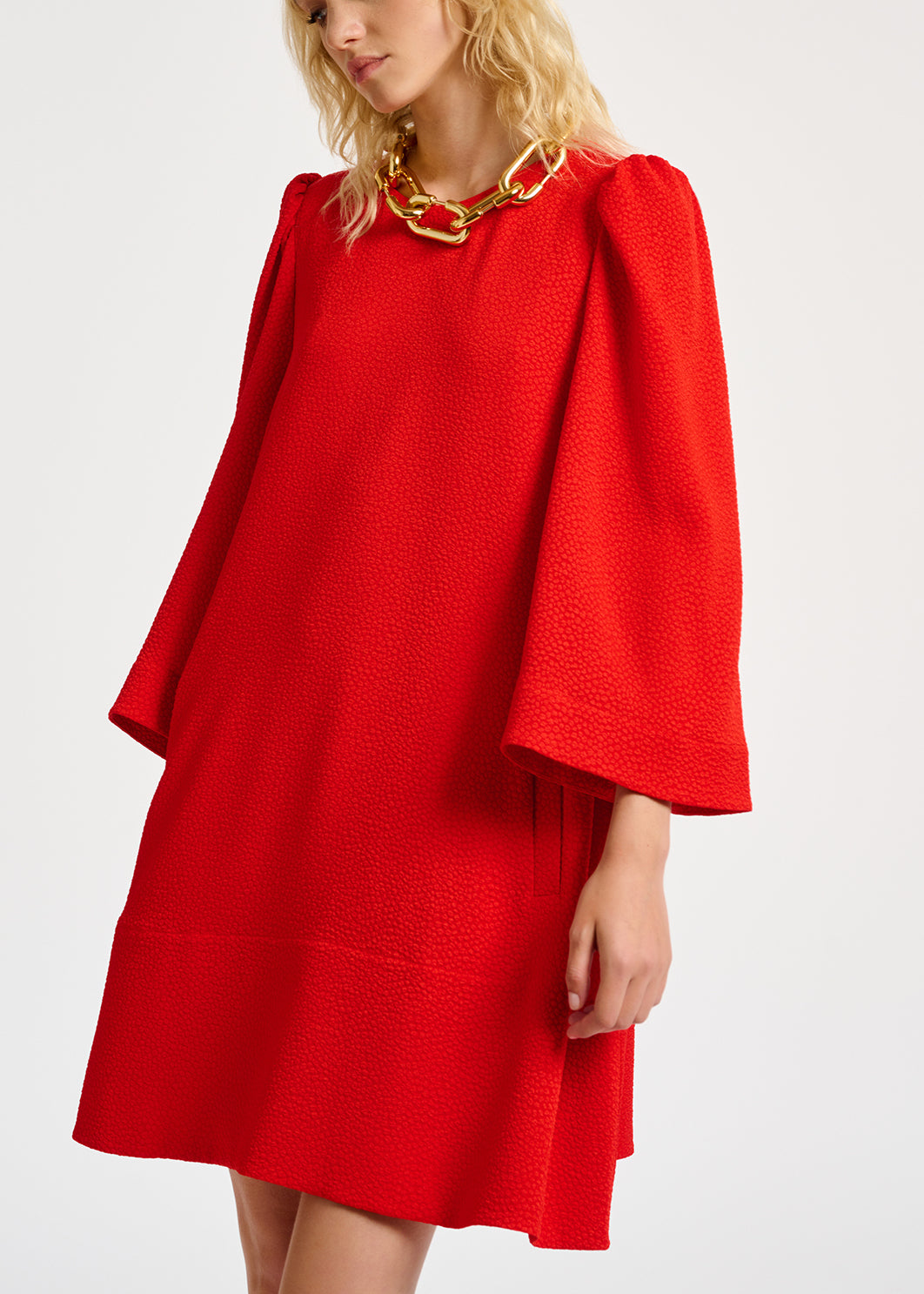 Rode mini-jurk met trompetmouwen RE—SSENTIEL | Essentiel second hand