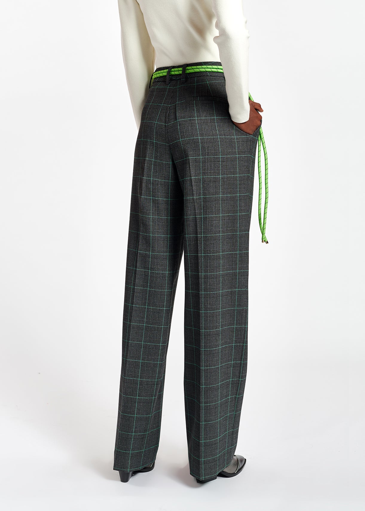 Pantalon classique à carreaux gris et verts RE—SSENTIEL | Essentiel second hand